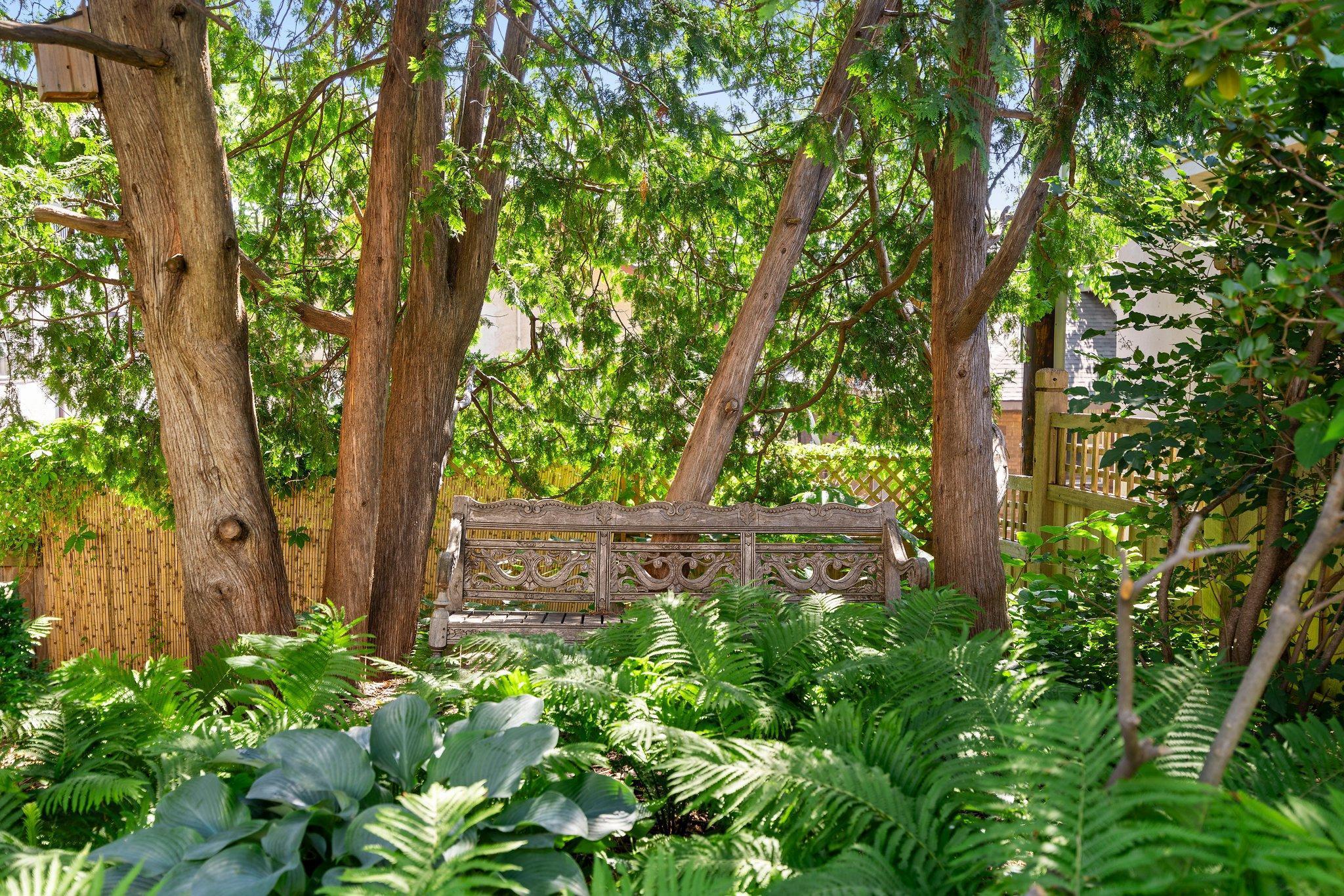 1925 Girard Avenue S