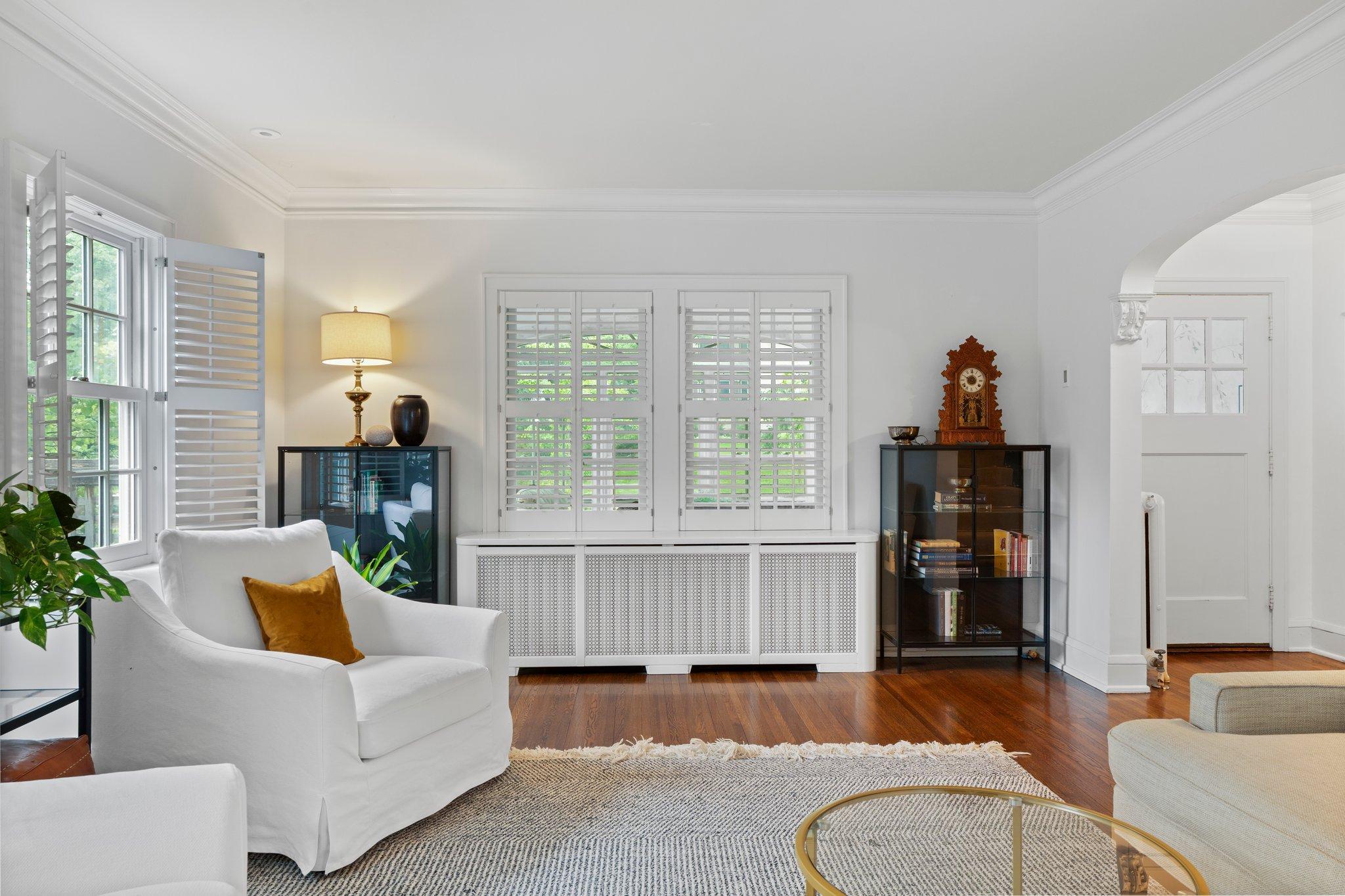 1925 Girard Avenue S