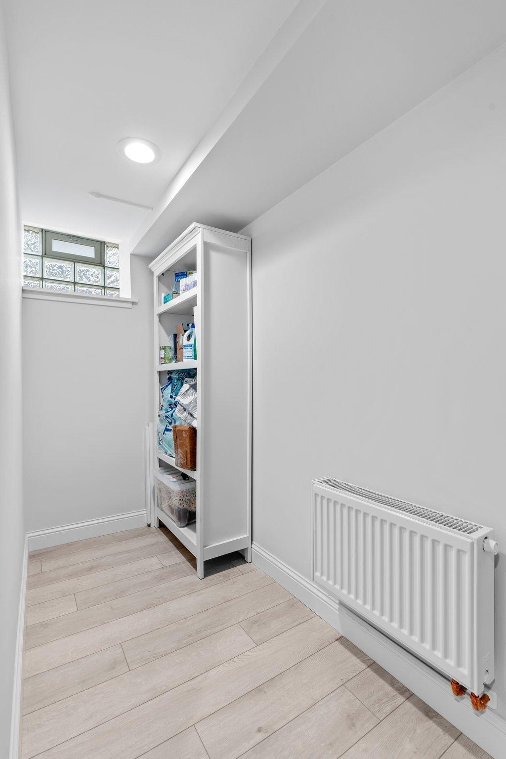 1925 Girard Avenue S