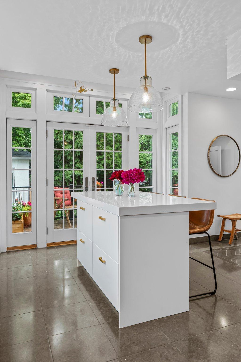 1925 Girard Avenue S