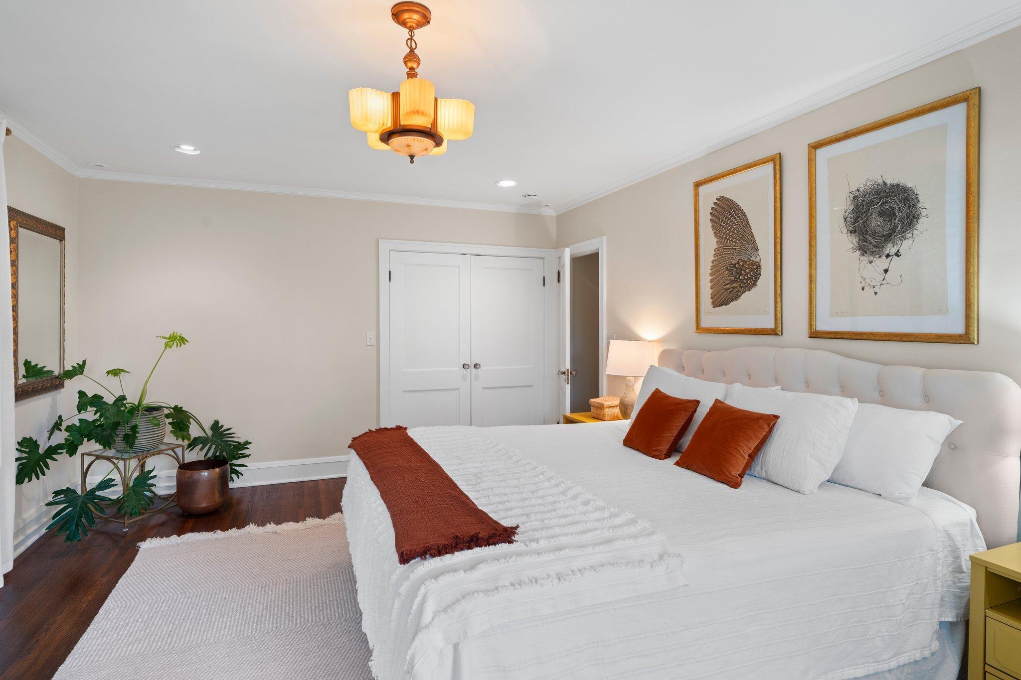 1925 Girard Avenue S