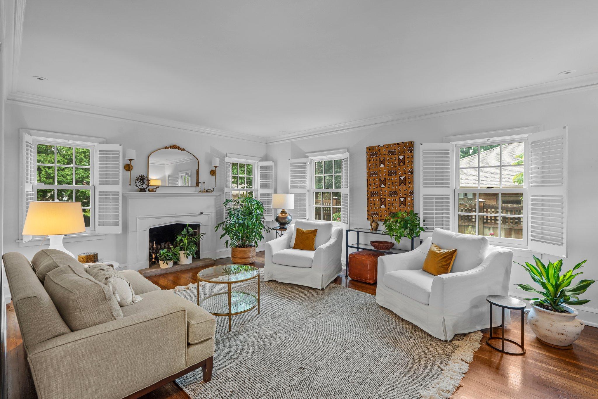 1925 Girard Avenue S