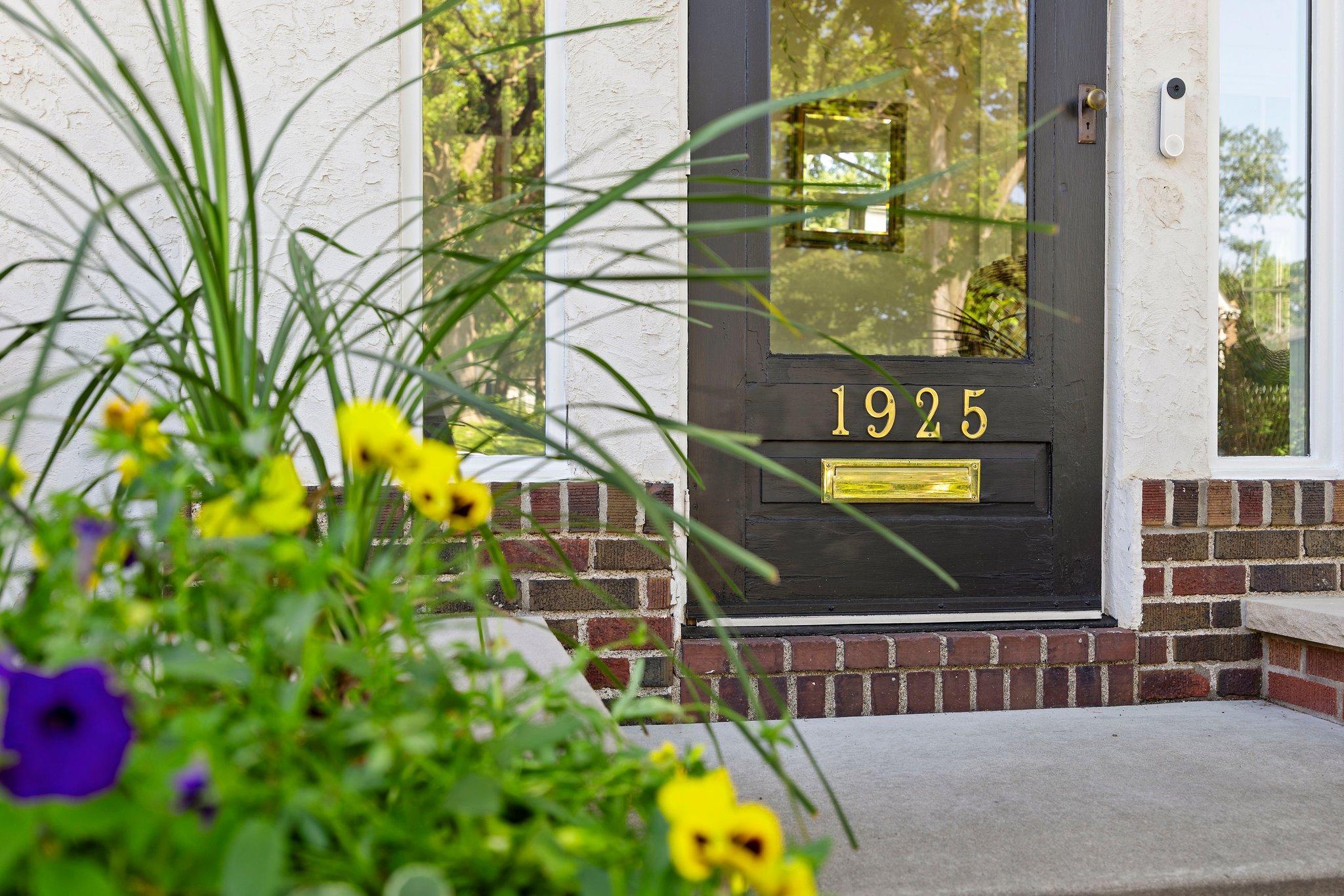 1925 Girard Avenue S