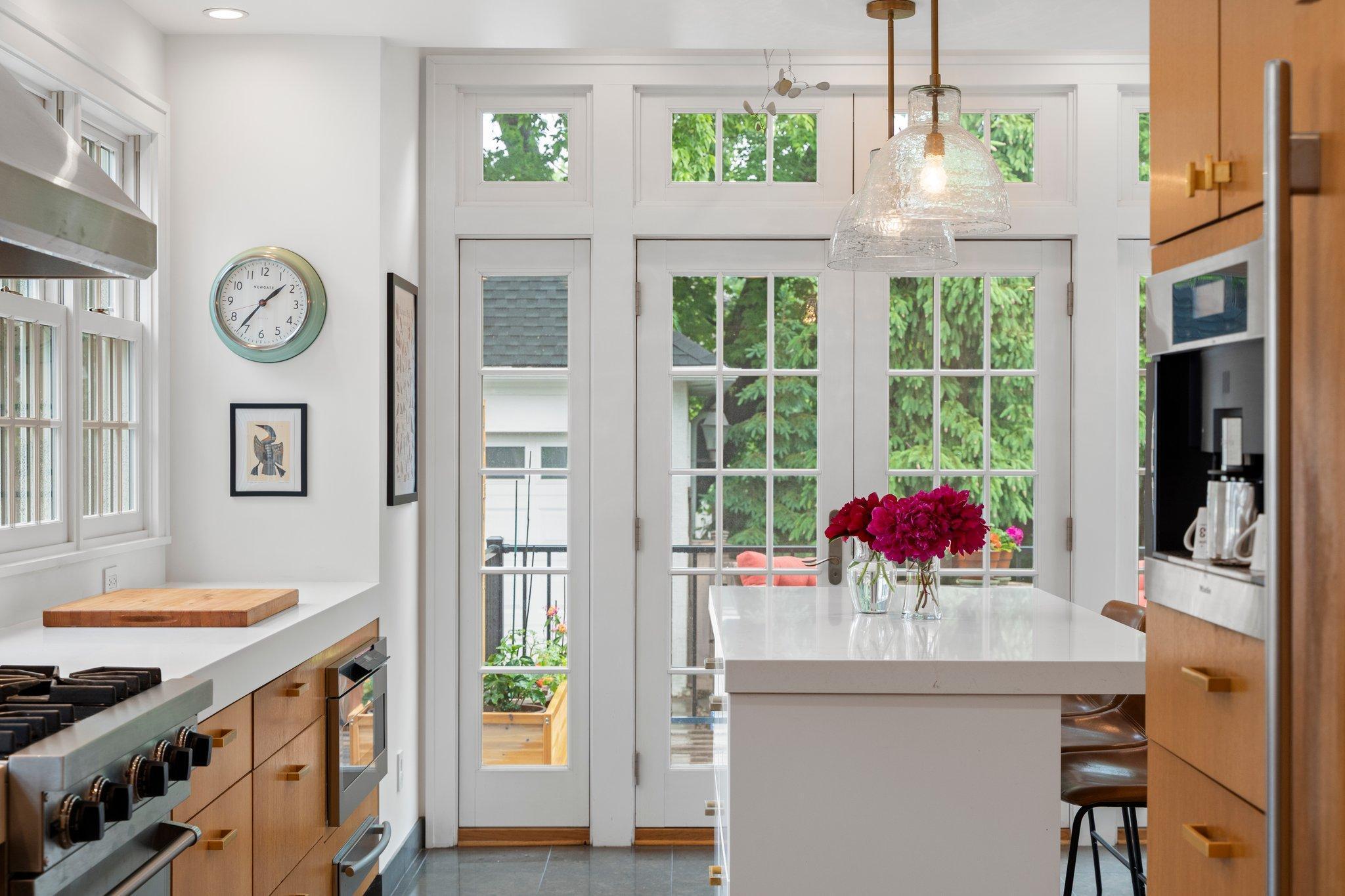 1925 Girard Avenue S