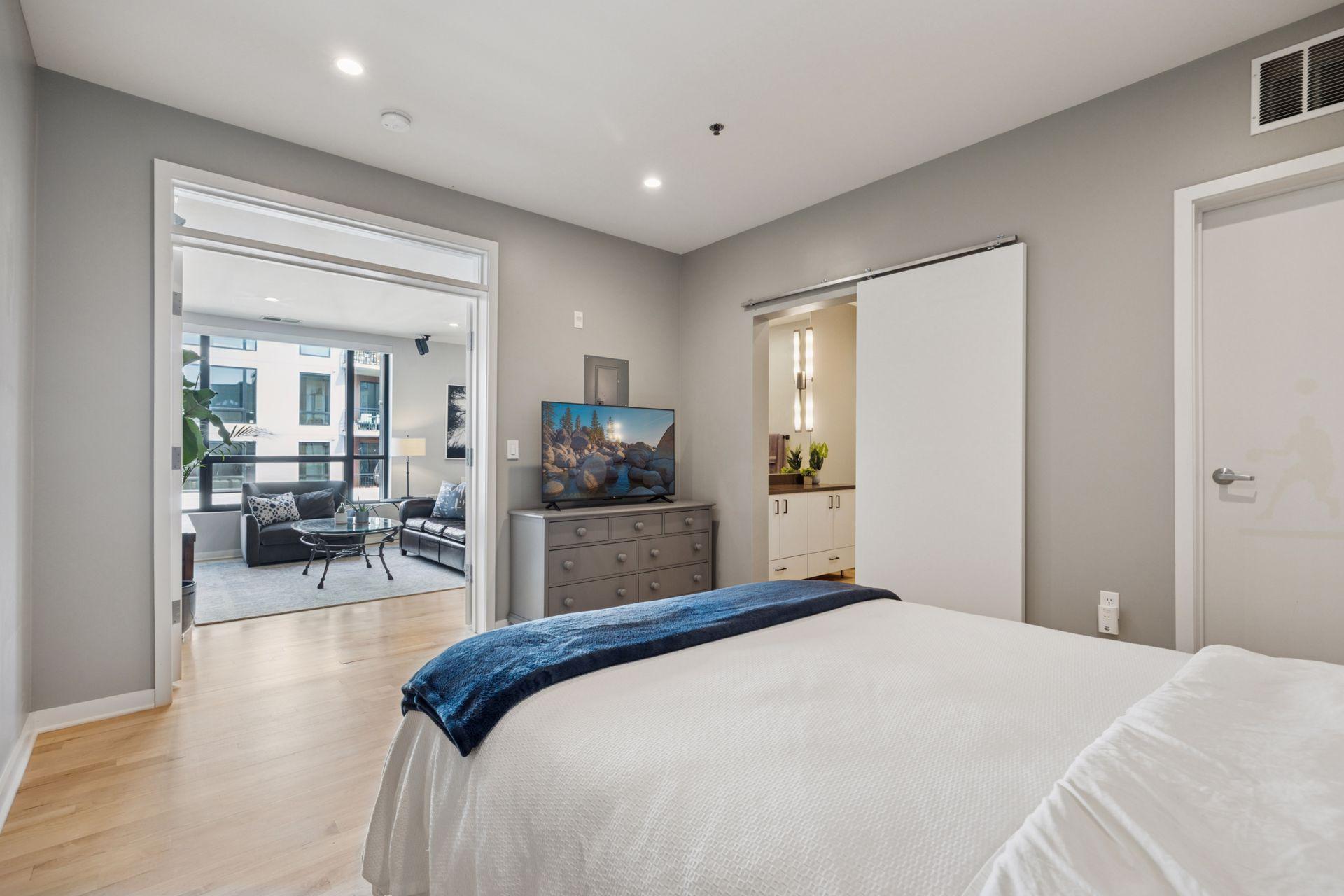 3104 W Lake Street Unit: 403