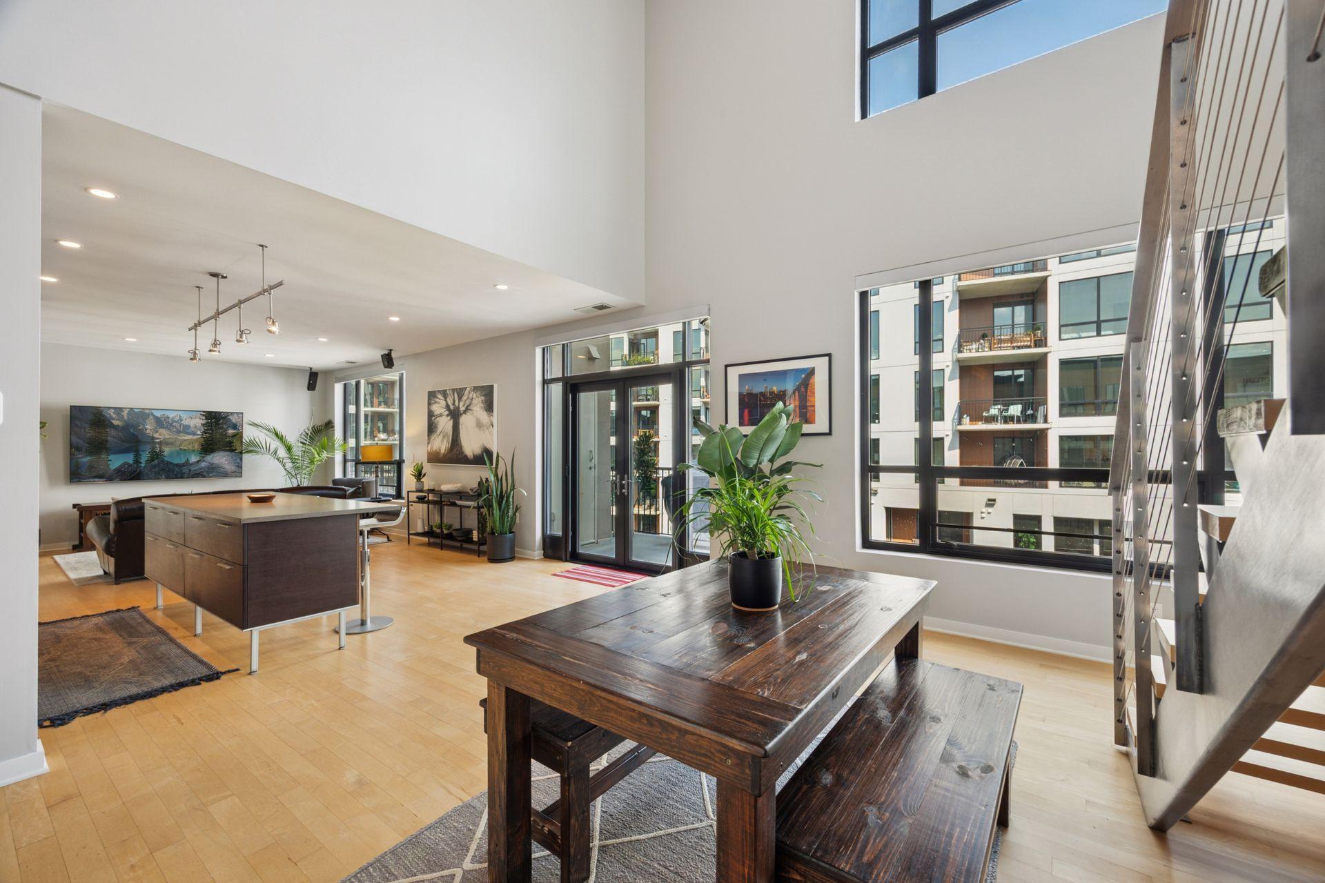 3104 W Lake Street Unit: 403