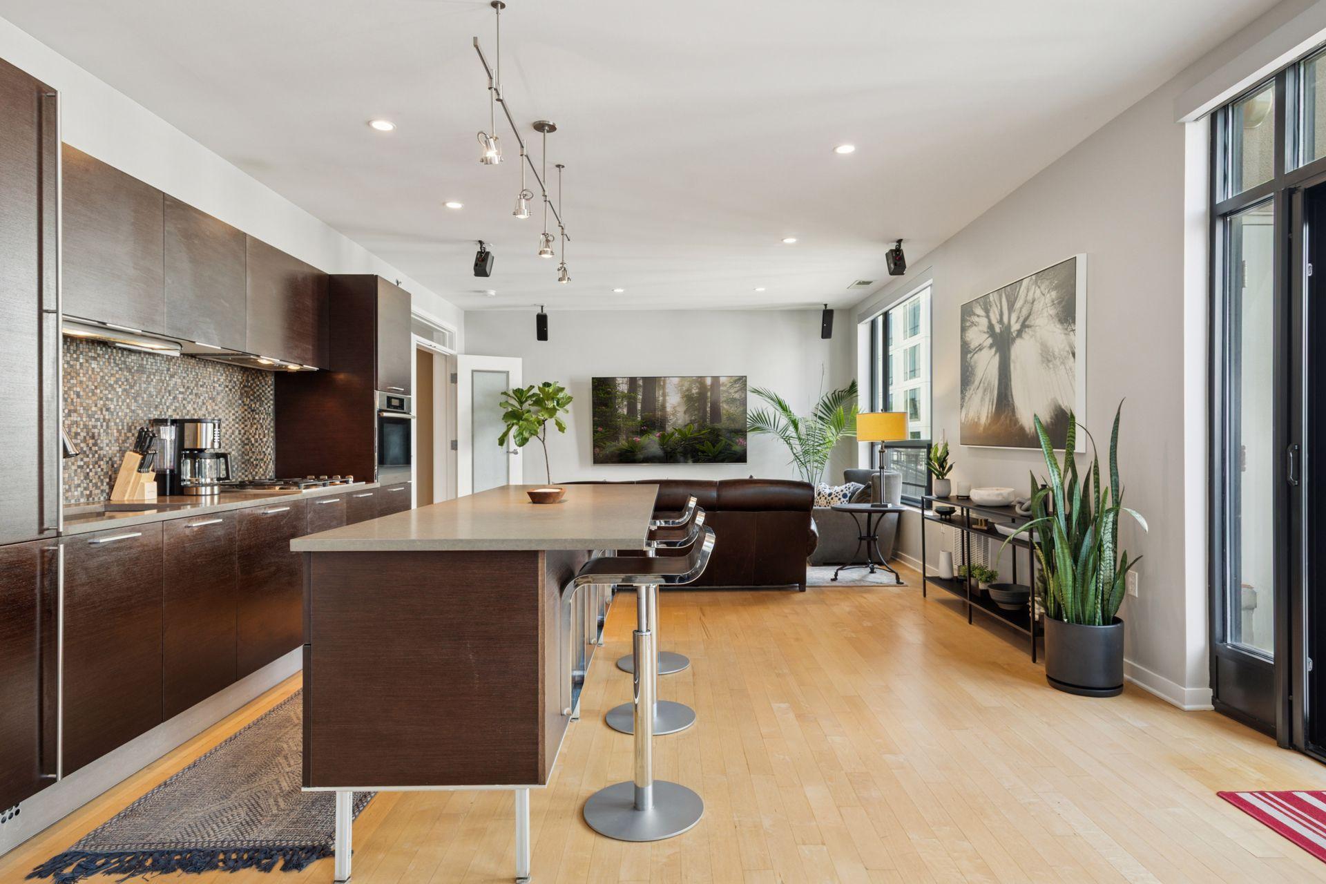 3104 W Lake Street Unit: 403