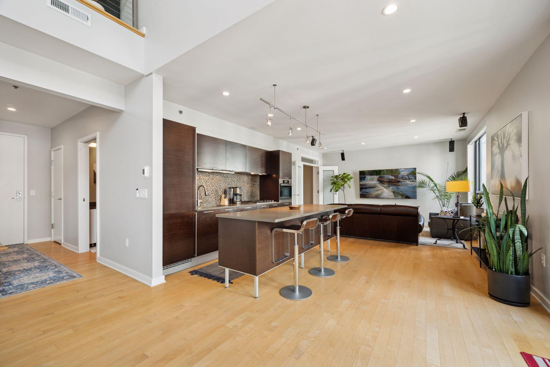3104 W Lake Street Unit: 403