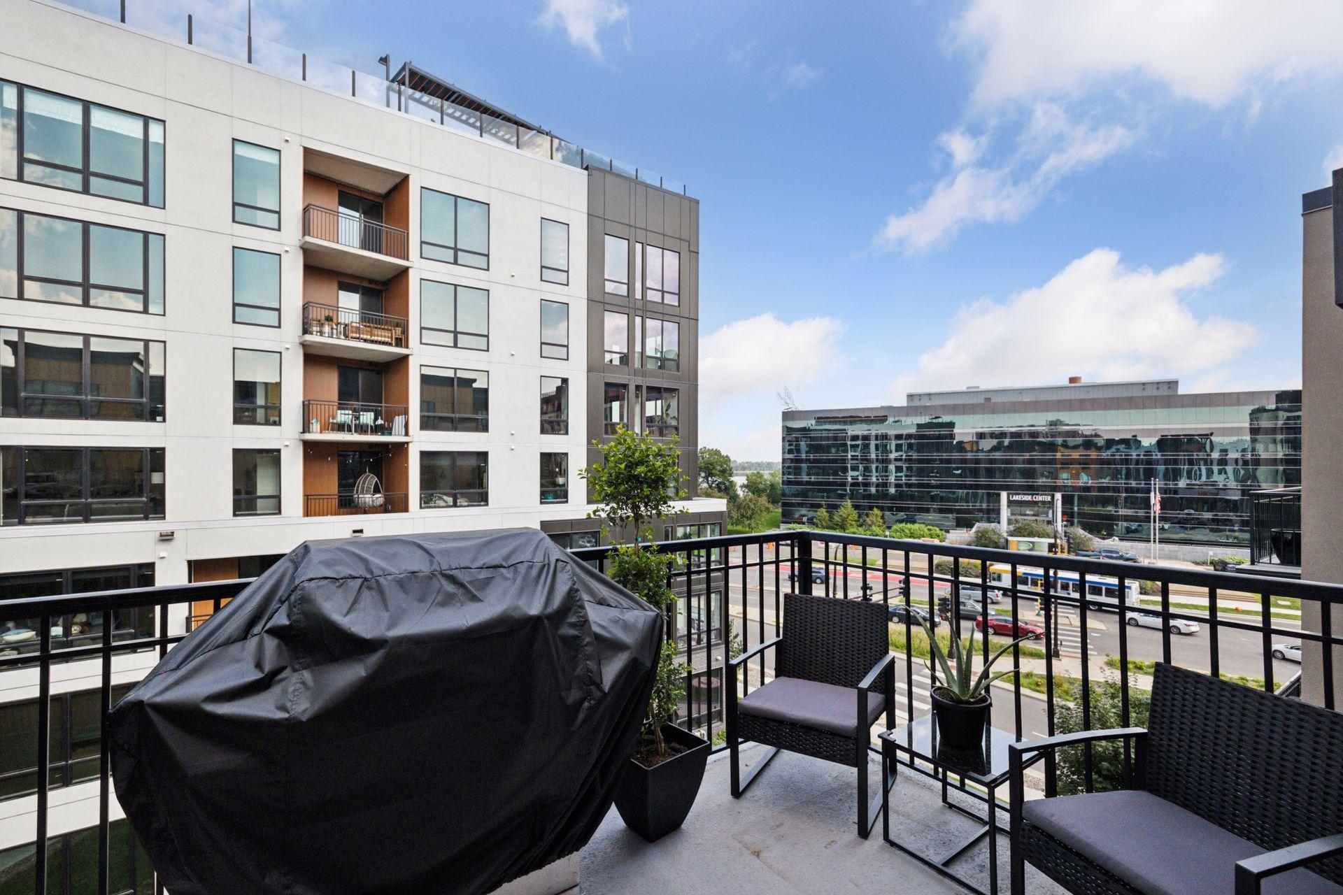 3104 W Lake Street Unit: 403