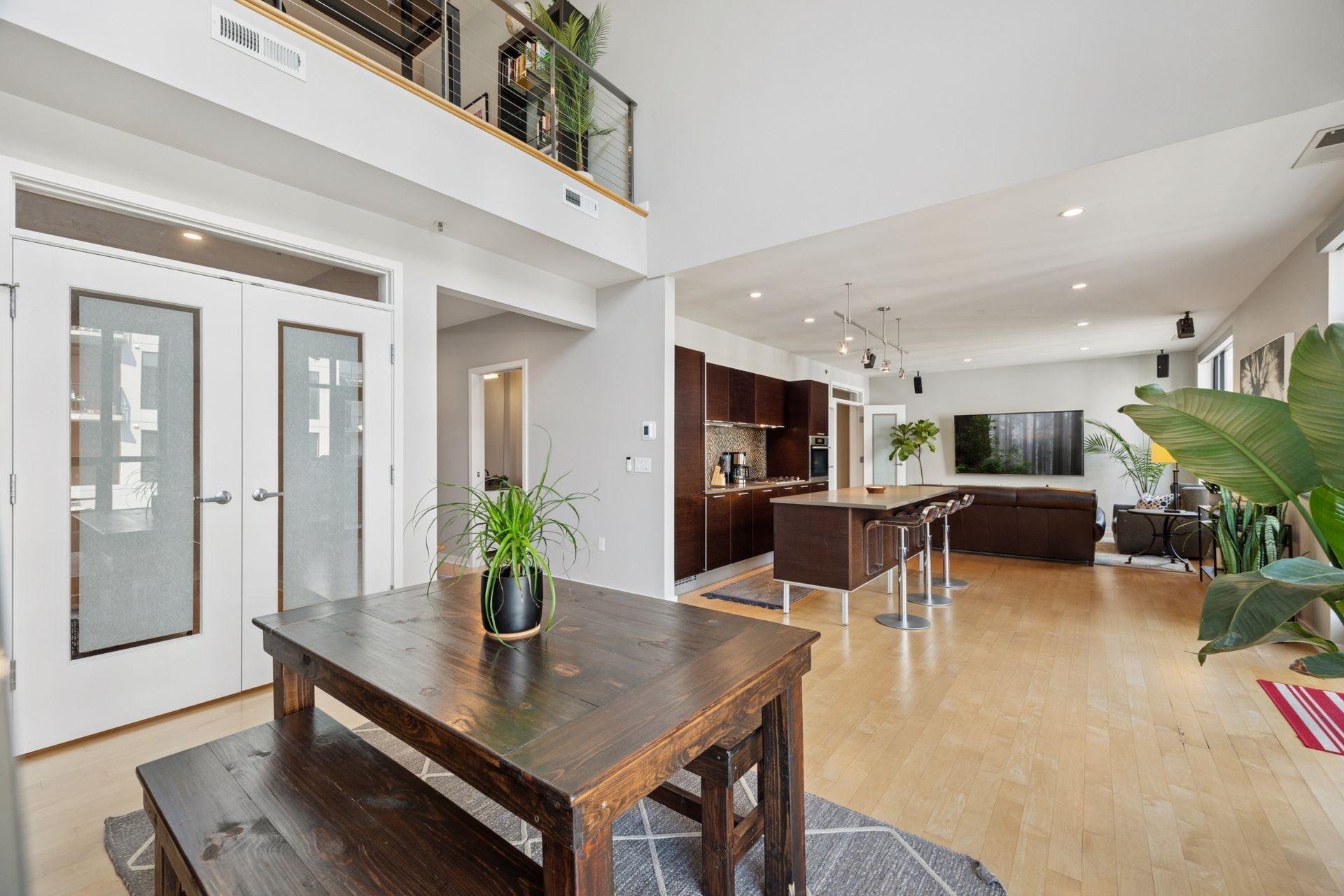 3104 W Lake Street Unit: 403