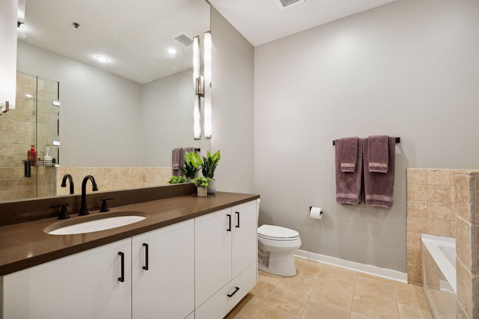 3104 W Lake Street Unit: 403