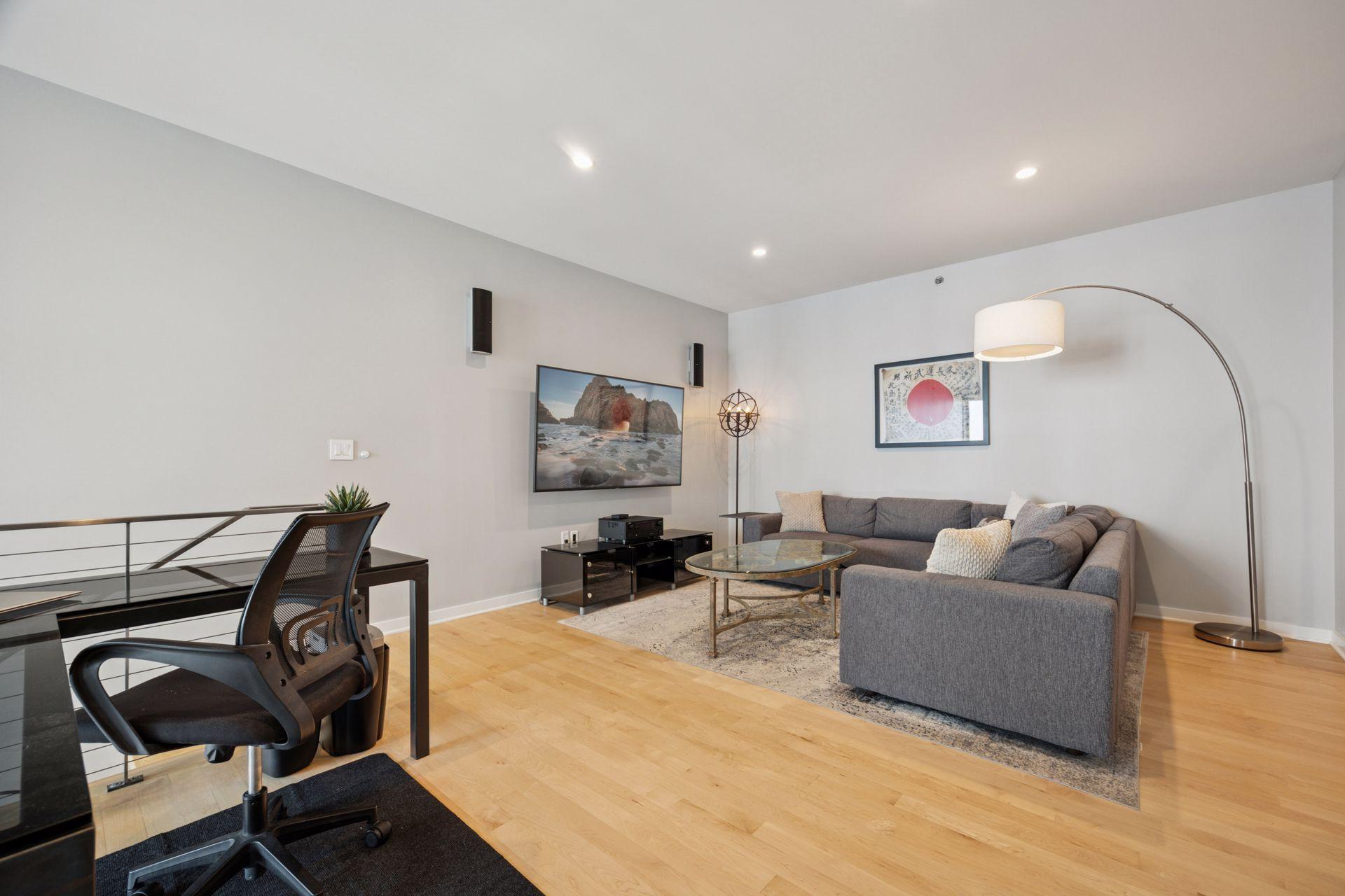3104 W Lake Street Unit: 403