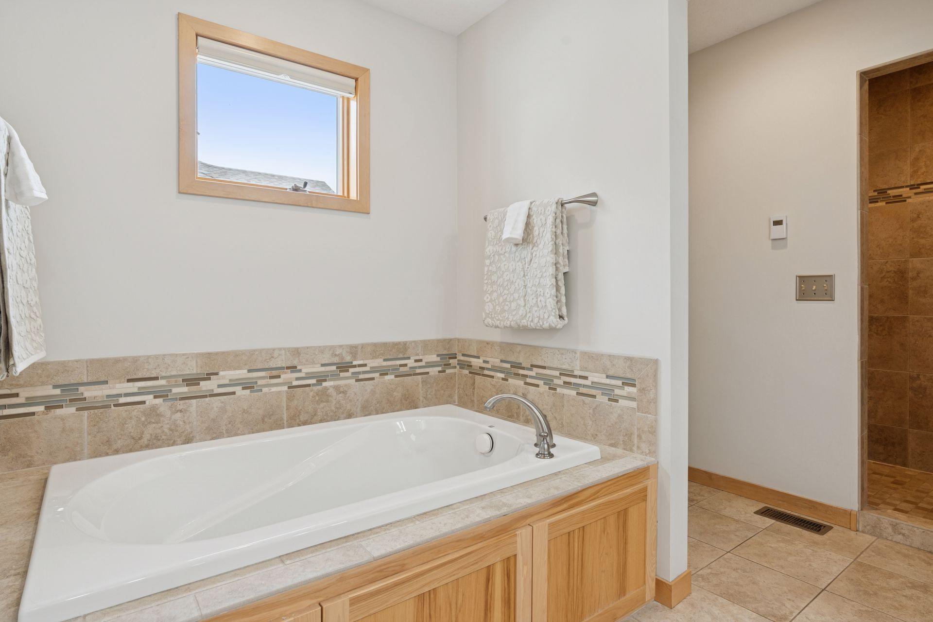 2215 Greenfield Drive E