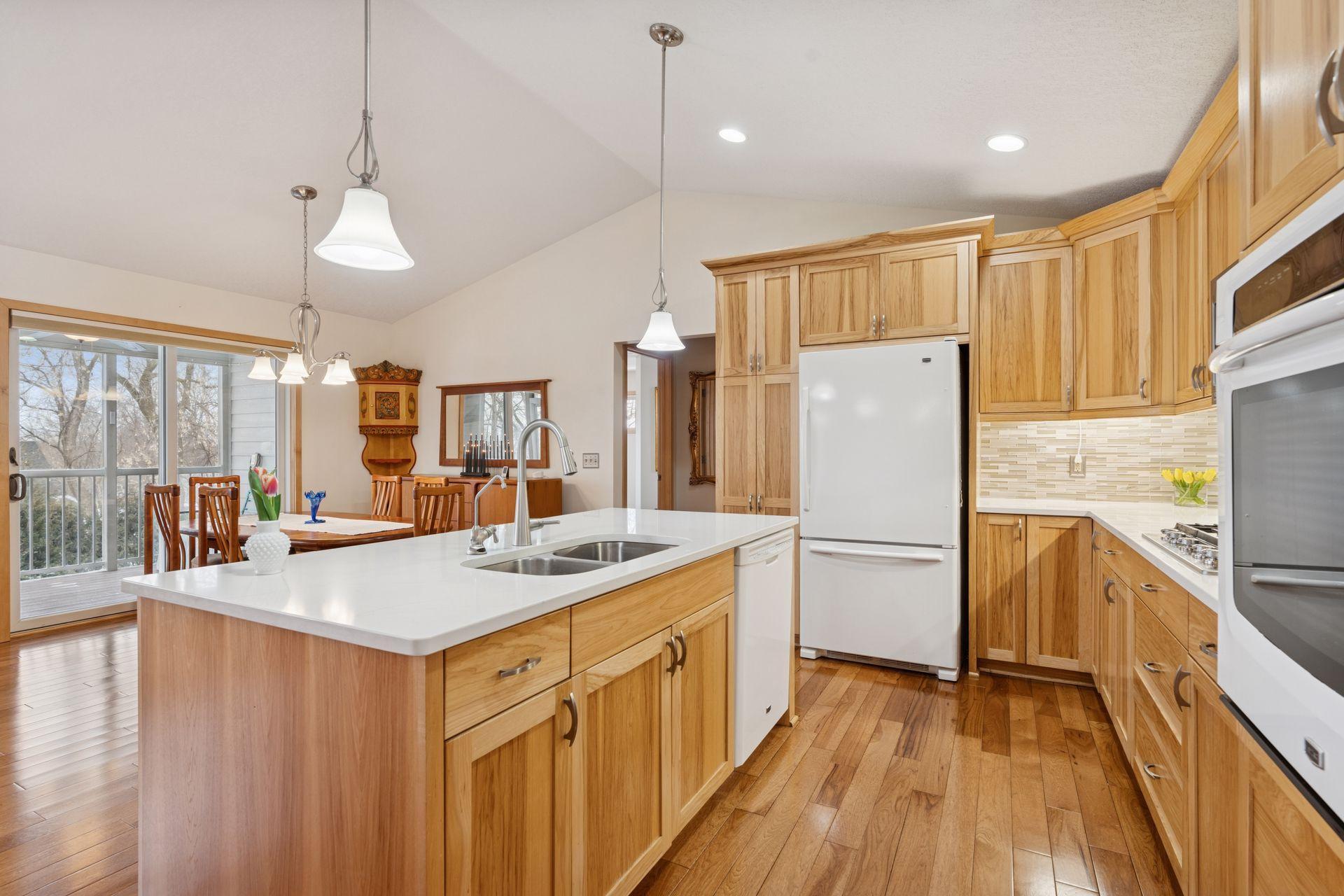 2215 Greenfield Drive E