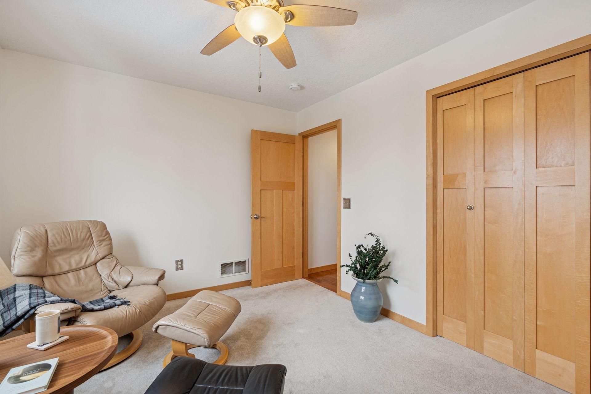 2215 Greenfield Drive E