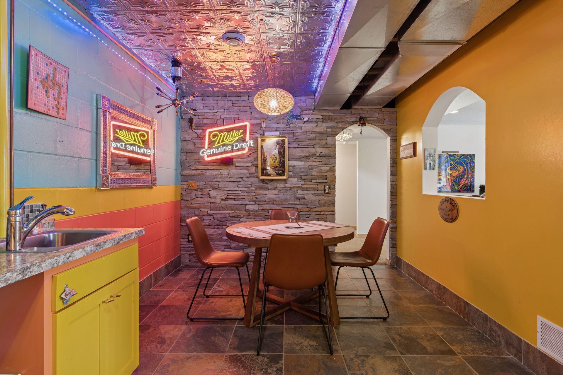 2215 Greenfield Drive E