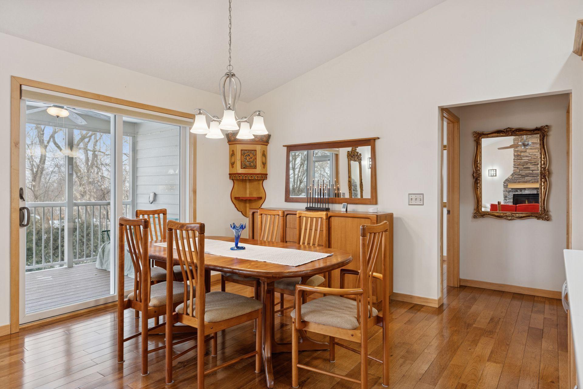 2215 Greenfield Drive E