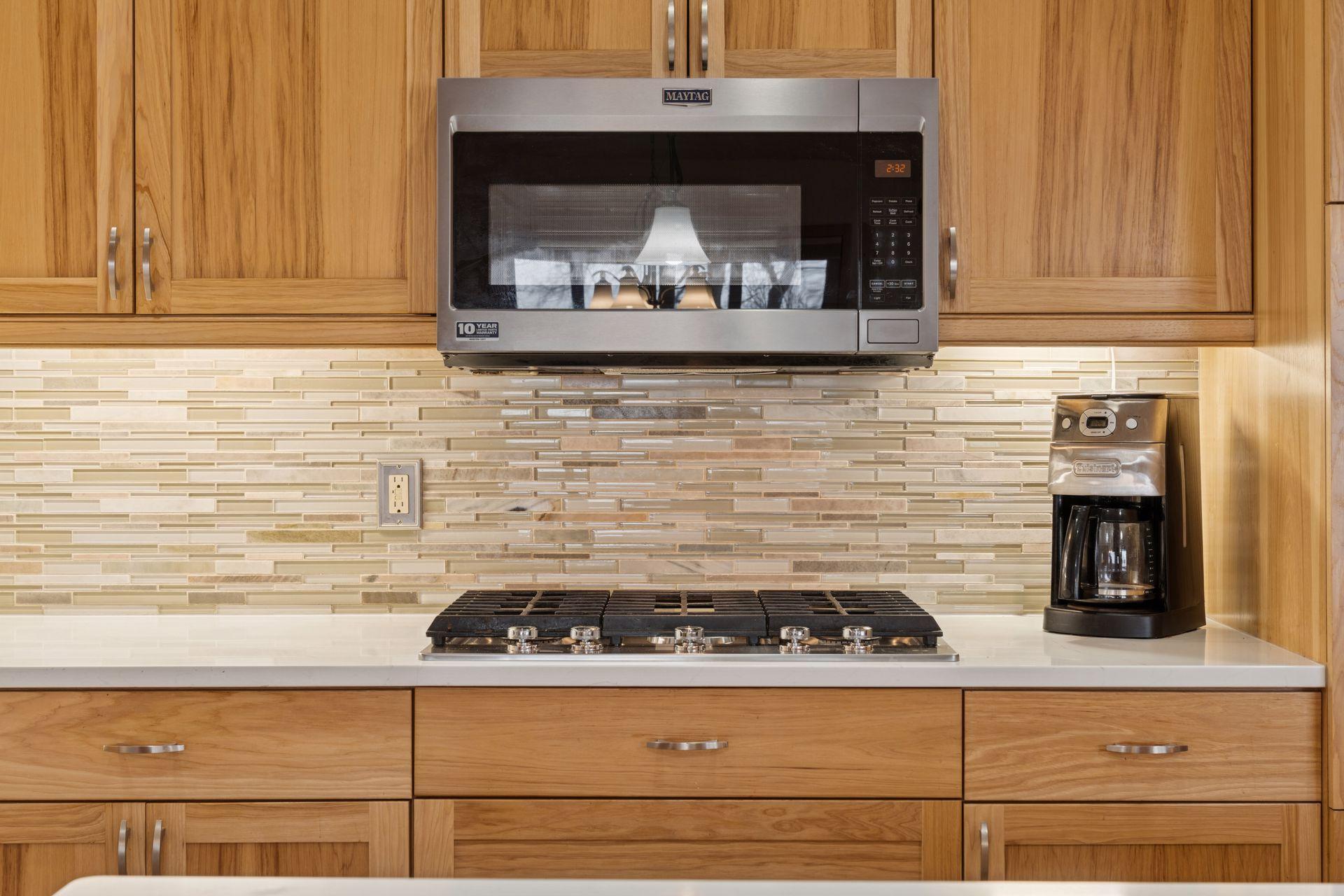 2215 Greenfield Drive E