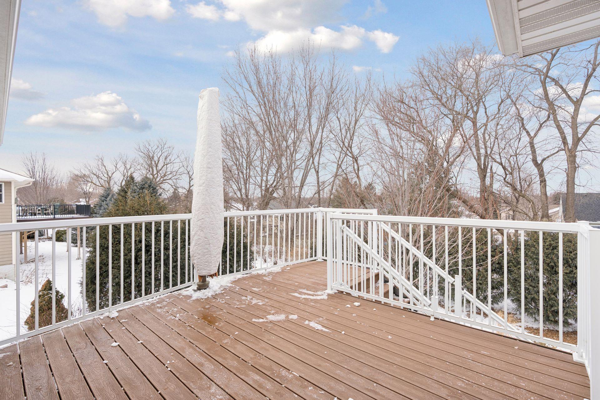 2215 Greenfield Drive E