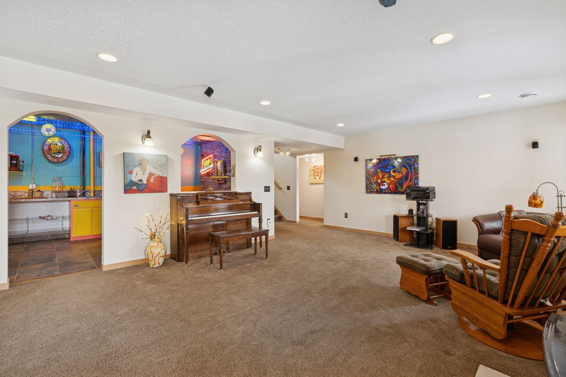 2215 Greenfield Drive E