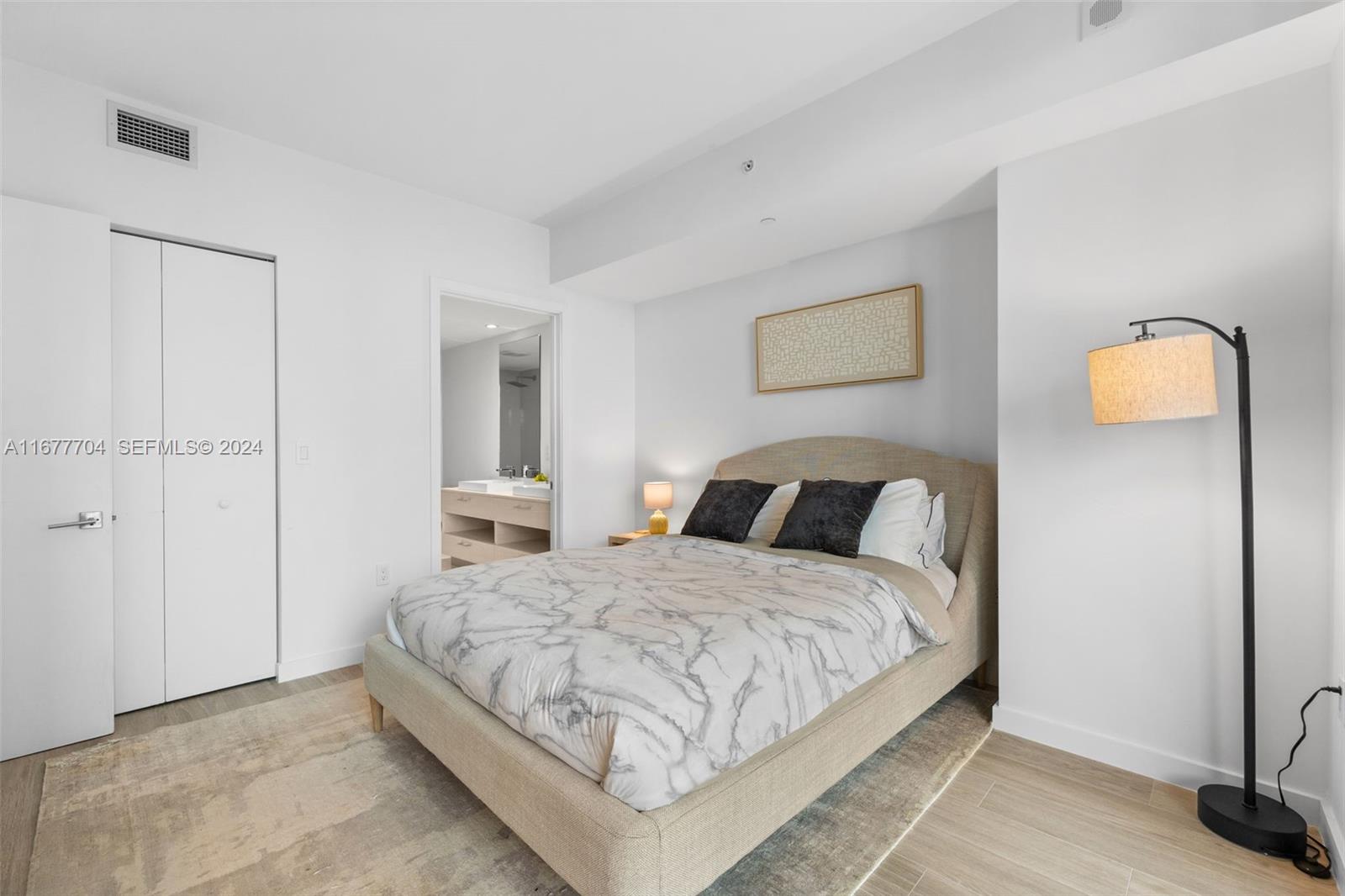 45 SW 9th Street 3802