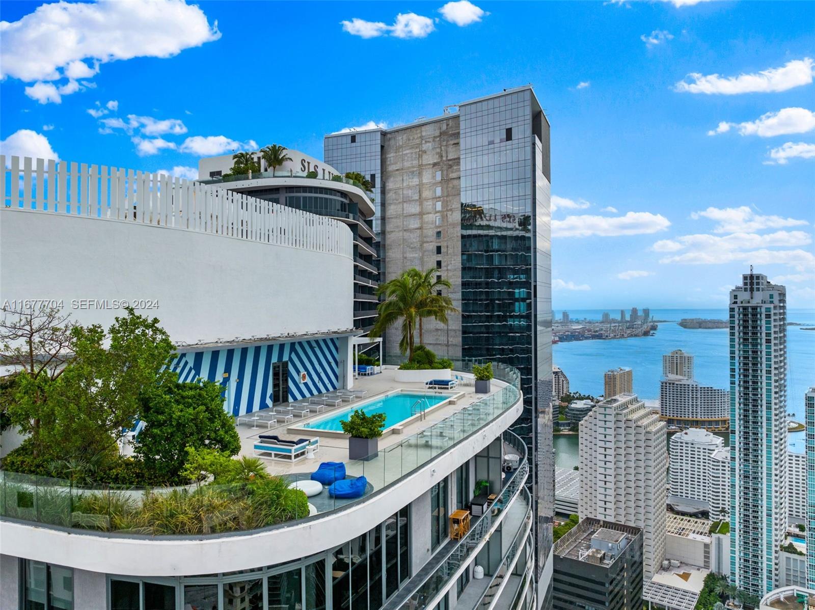 45 SW 9th Street 3802