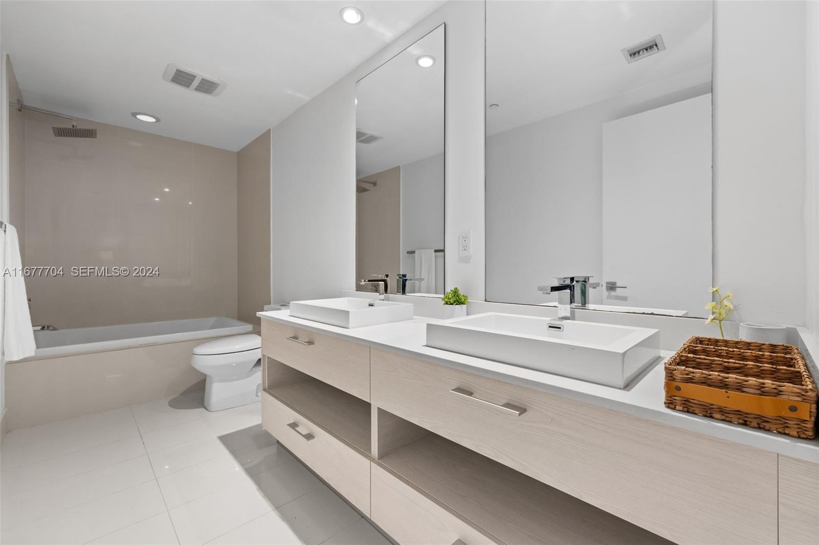 45 SW 9th Street 3802