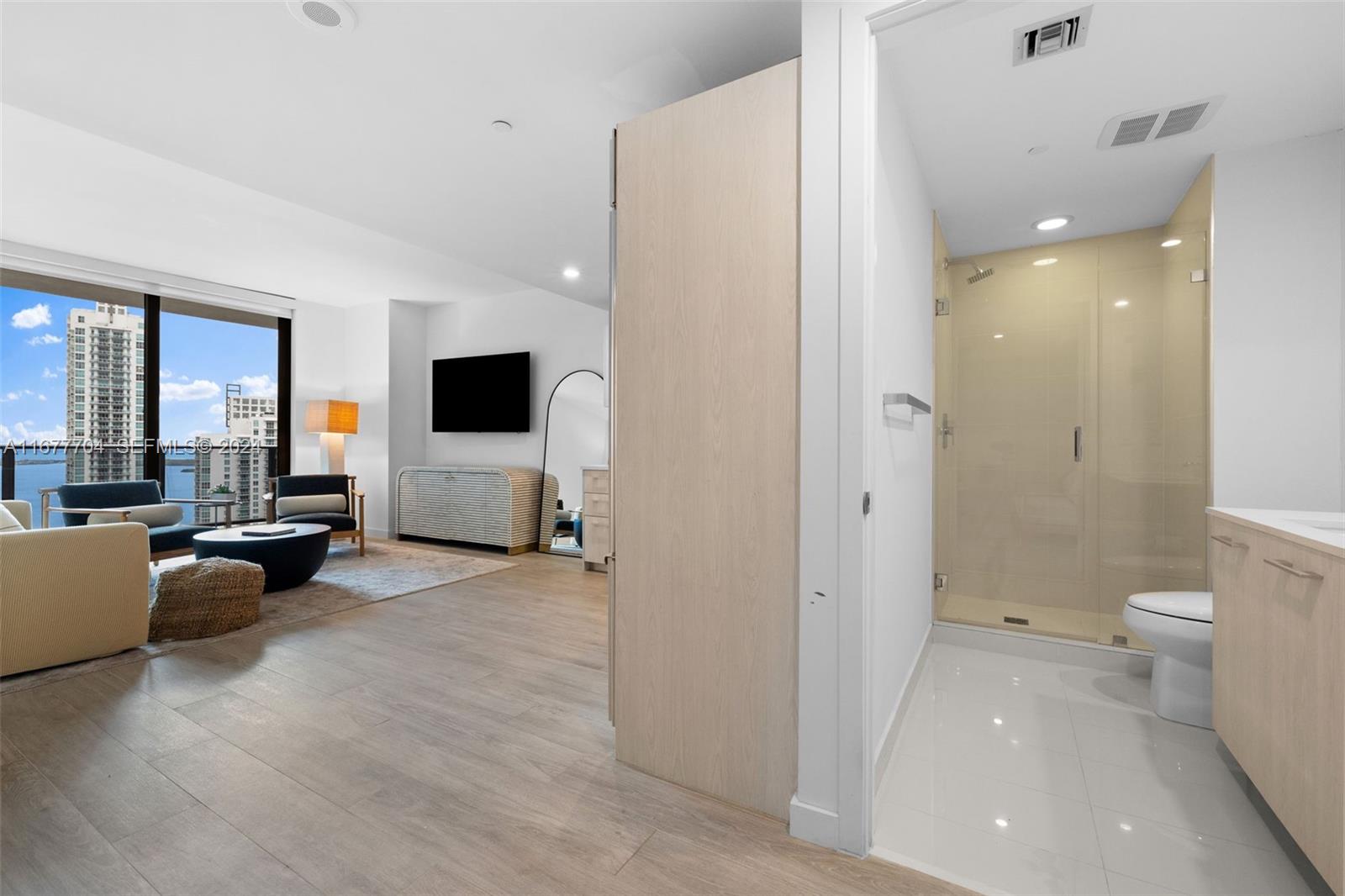45 SW 9th Street 3802