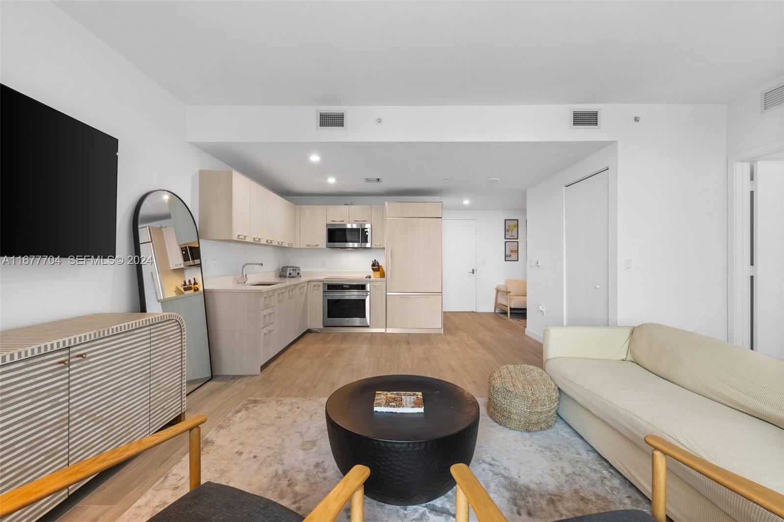 45 SW 9th Street 3802
