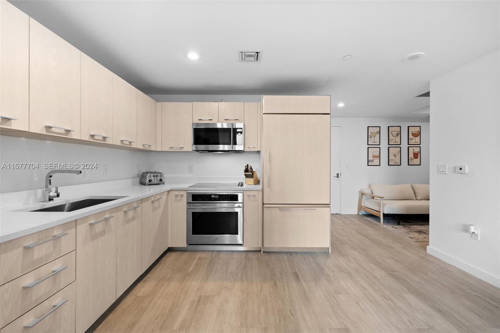 45 SW 9th Street 3802