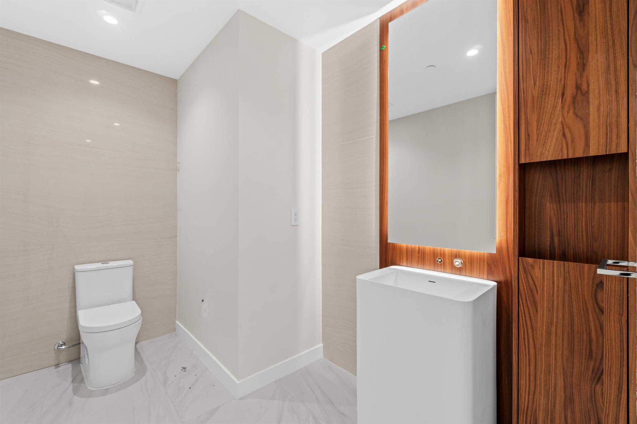 220 SE Mizner Boulevard 523