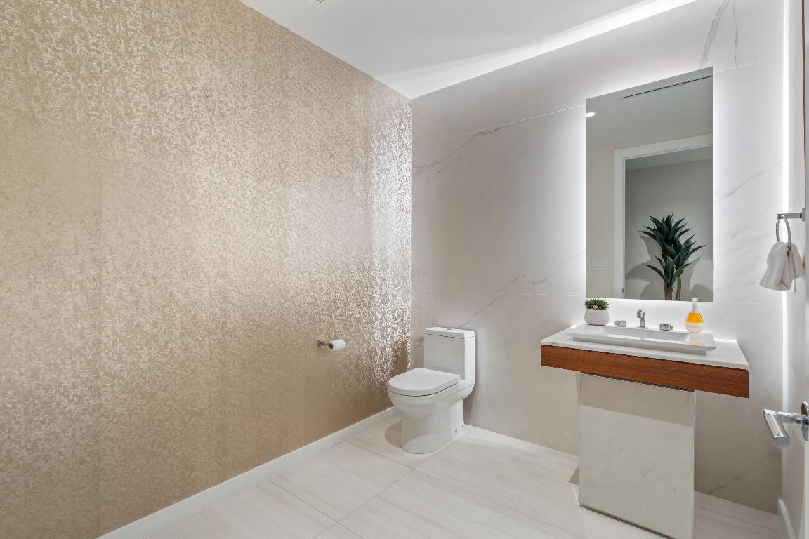 200 SE Mizner Boulevard 703