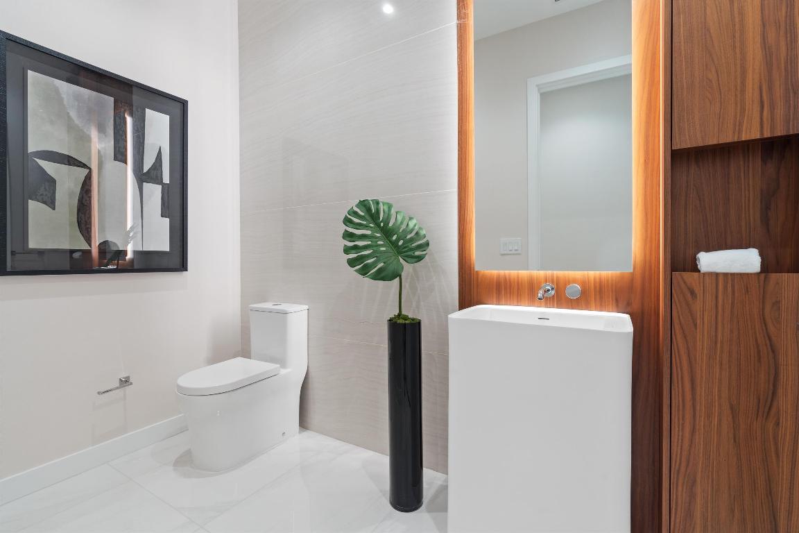 220 SE Mizner Boulevard Villa 104