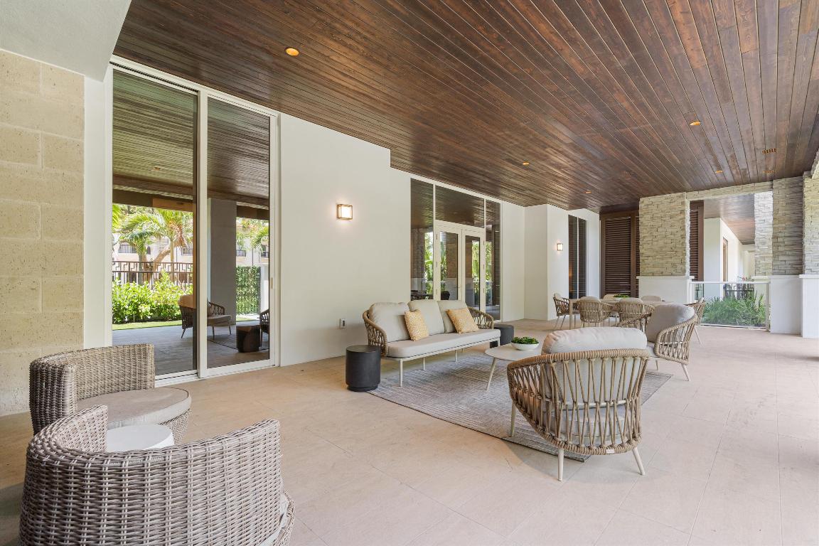 220 SE Mizner Boulevard Villa 104