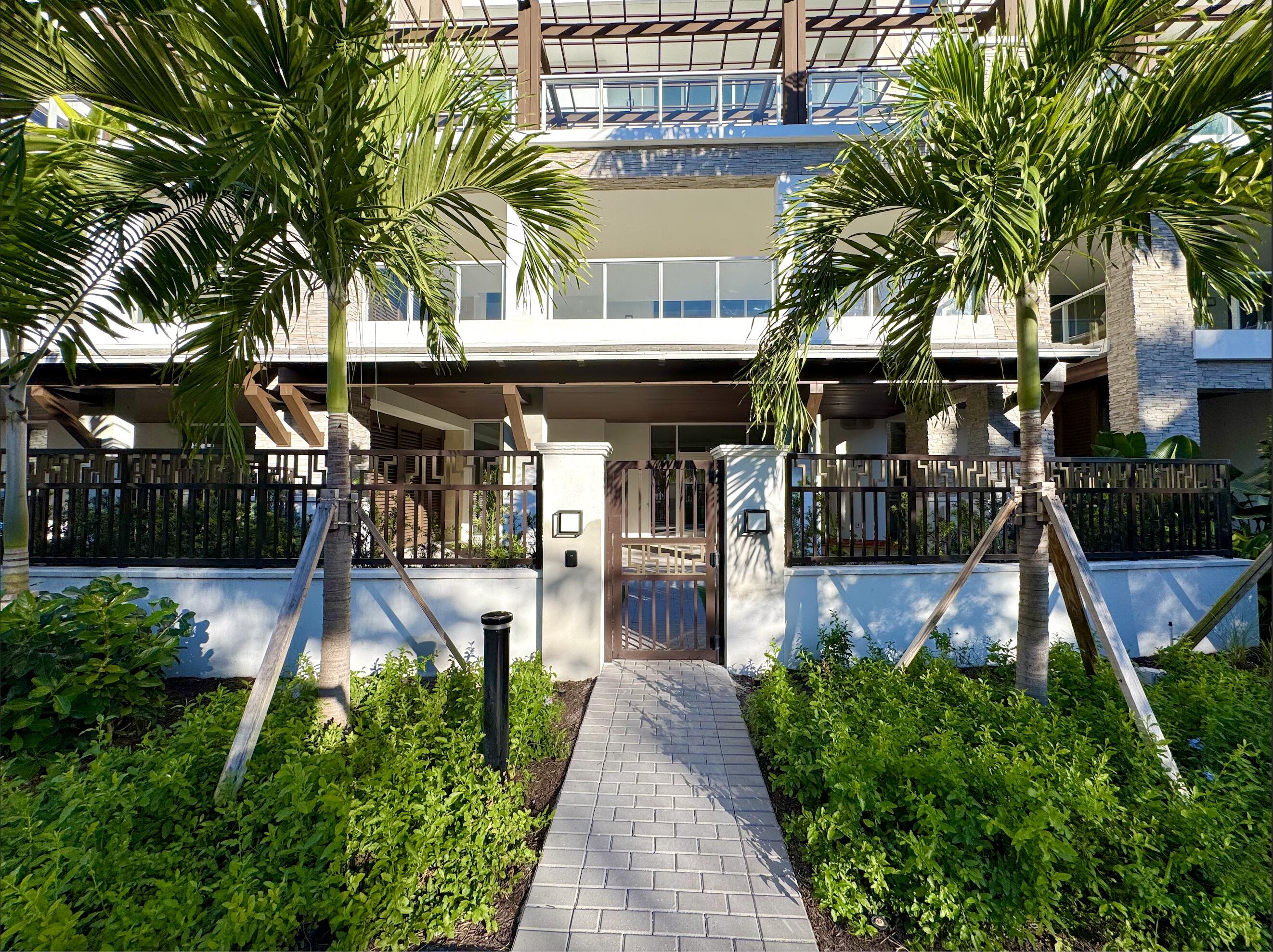 220 SE Mizner Boulevard Villa 104