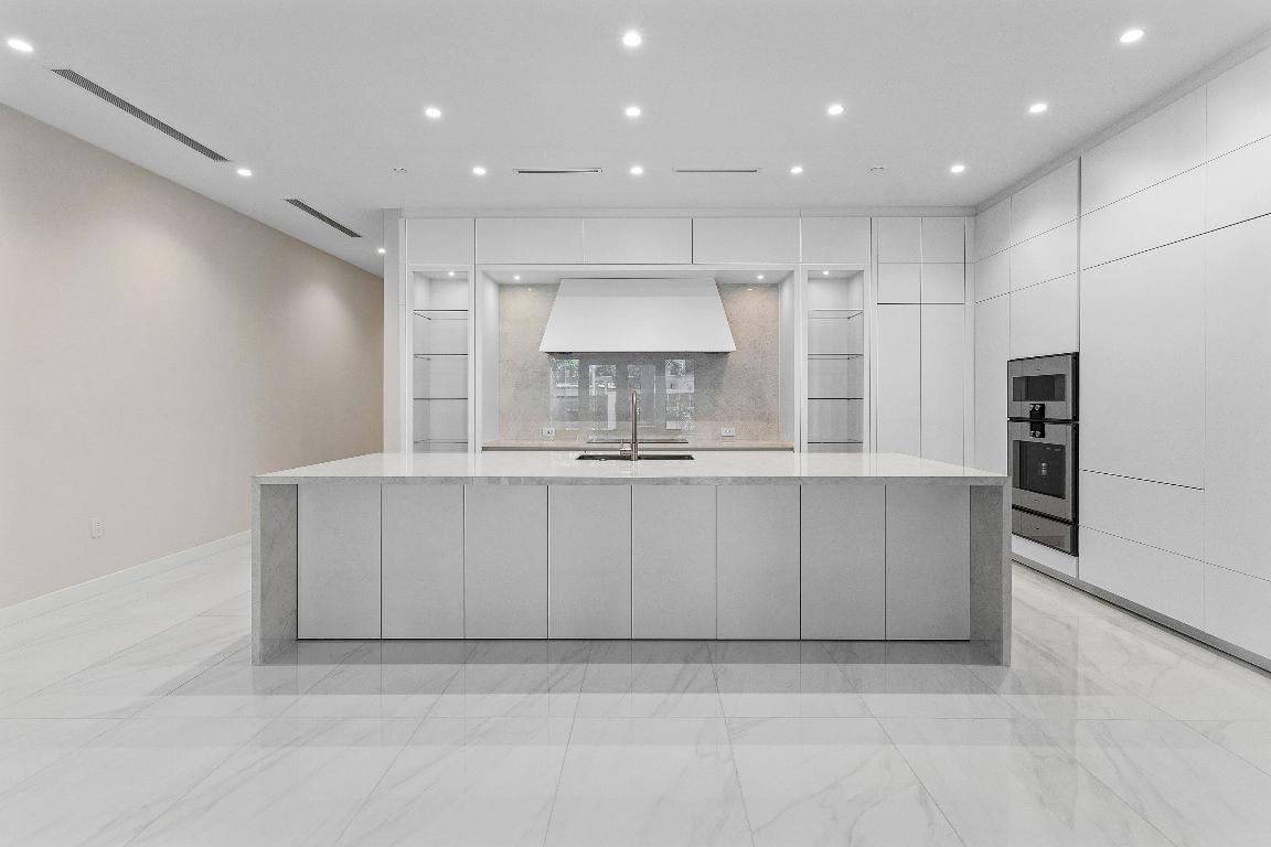 220 SE Mizner Boulevard Villa 104