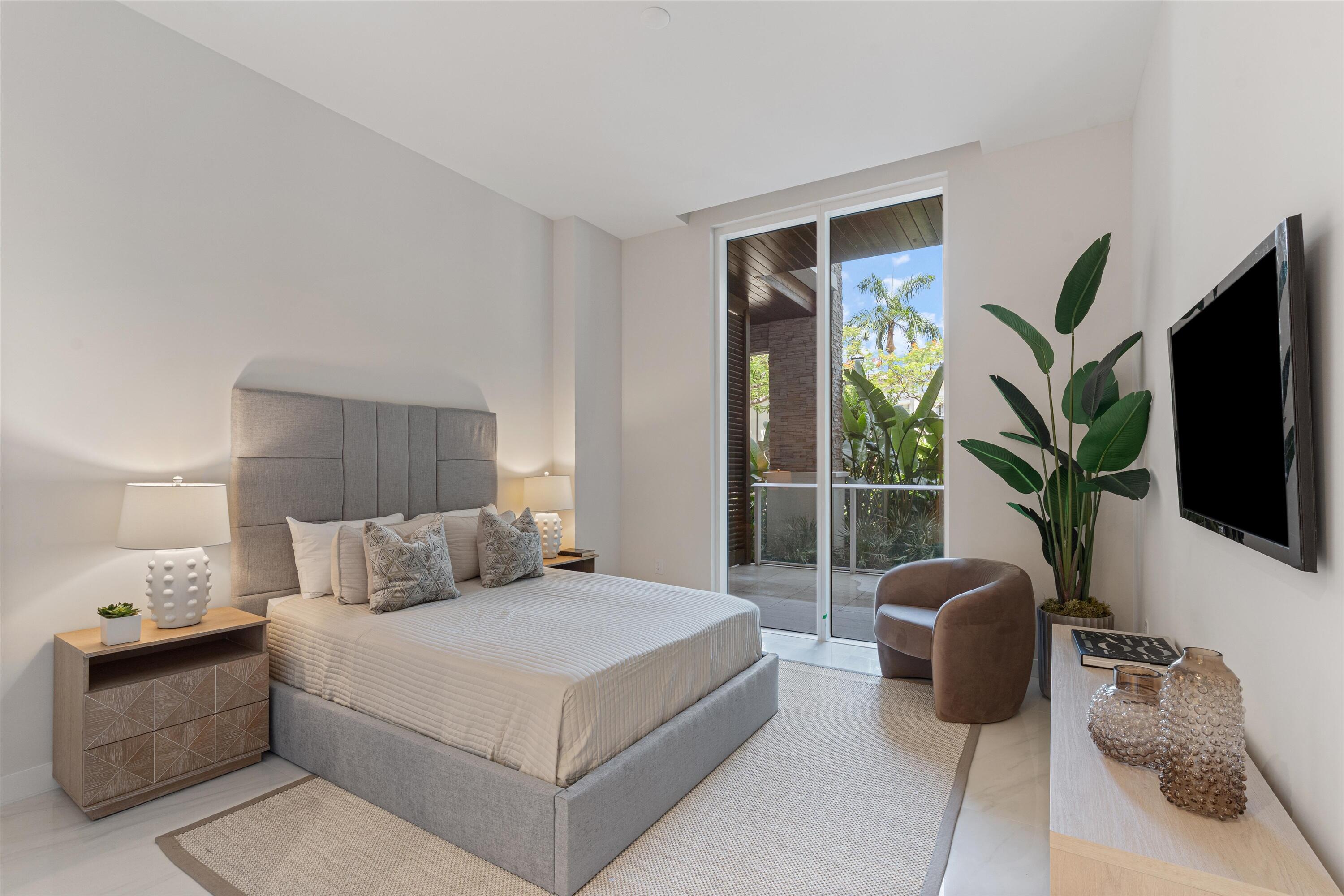 220 SE Mizner Boulevard Villa 104