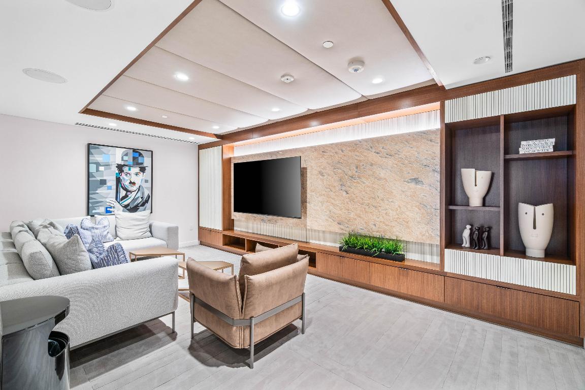 220 SE Mizner Boulevard Villa 104