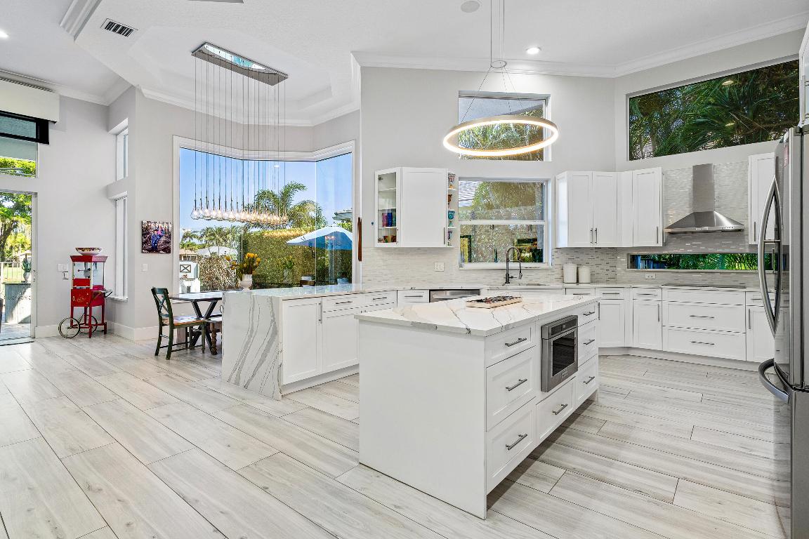 16313 Mira Vista Lane