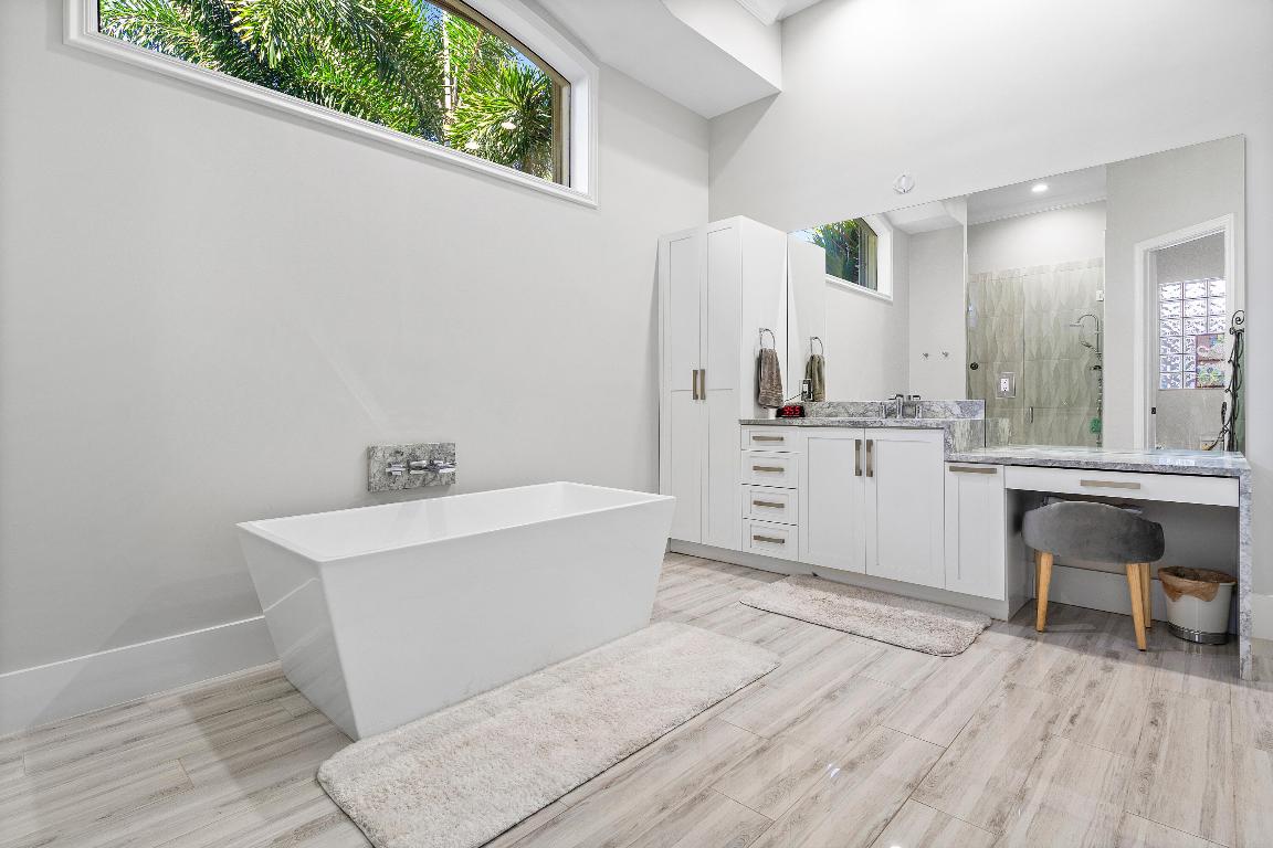 16313 Mira Vista Lane