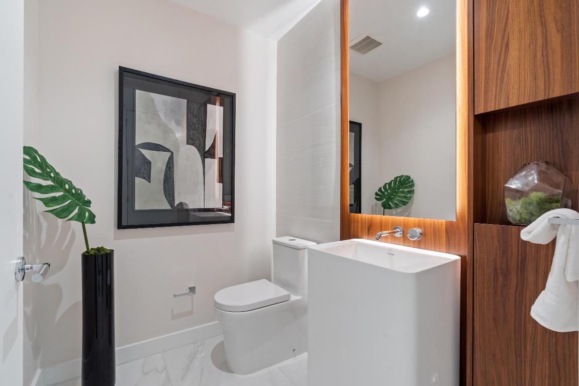 220 SE Mizner Boulevard 611