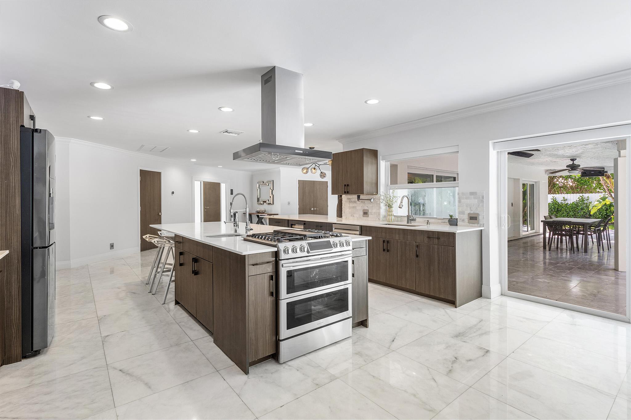 960 SW 18th Street