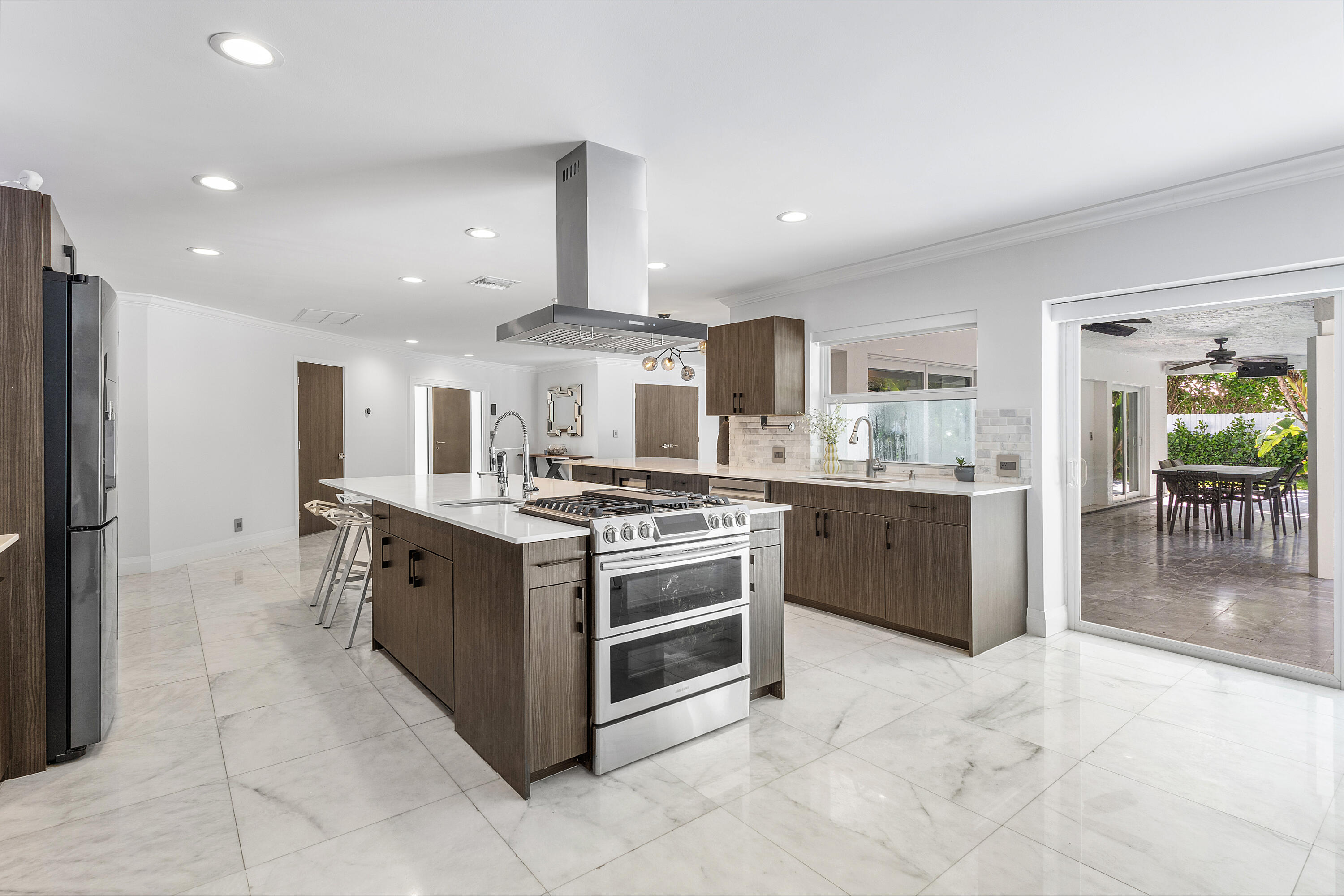 960 SW 18th Street