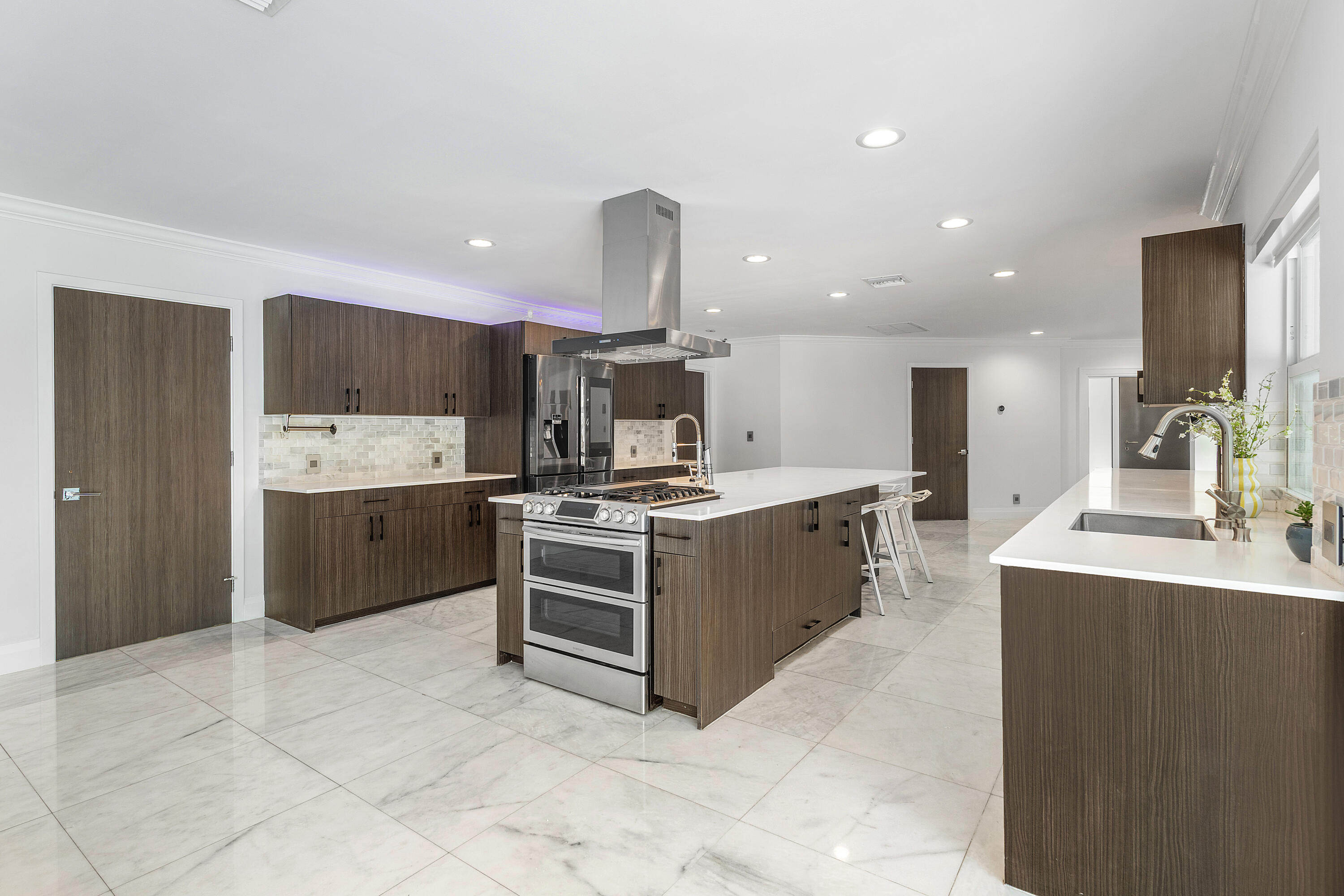 960 SW 18th Street