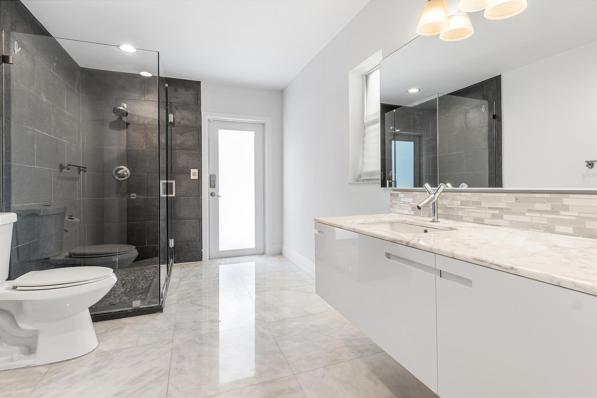960 SW 18th Street