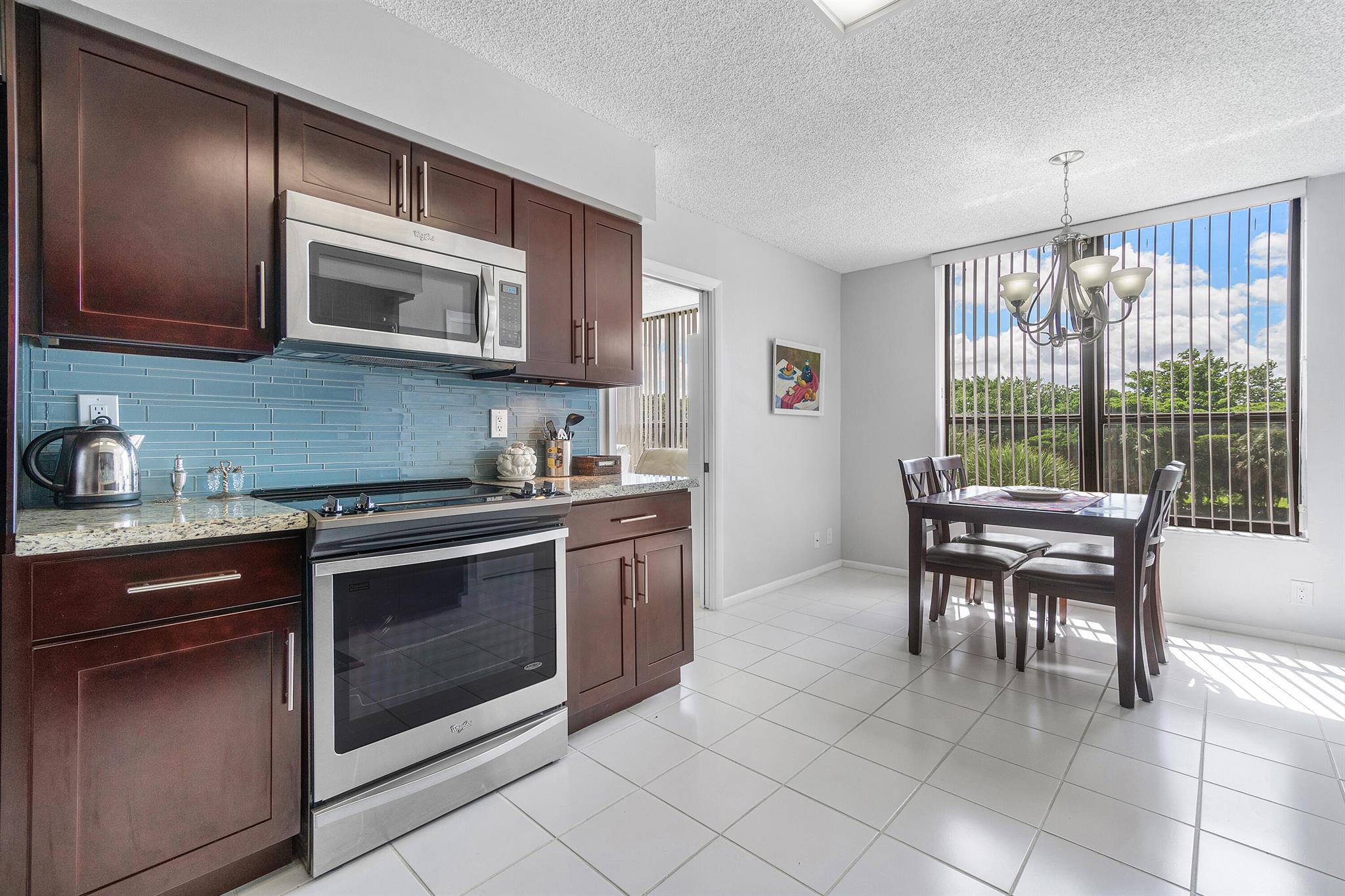7572 Regency Lake Drive 401