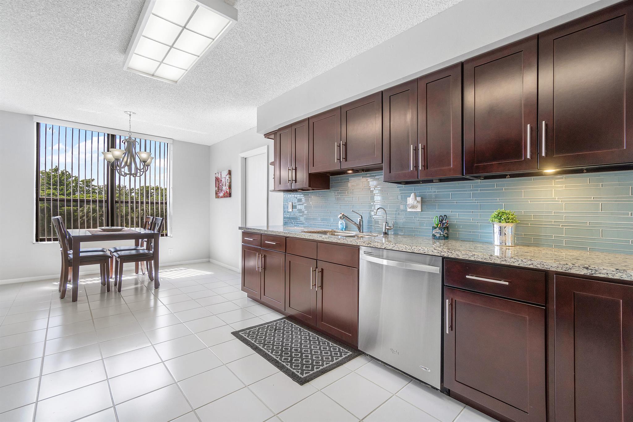 7572 Regency Lake Drive 401