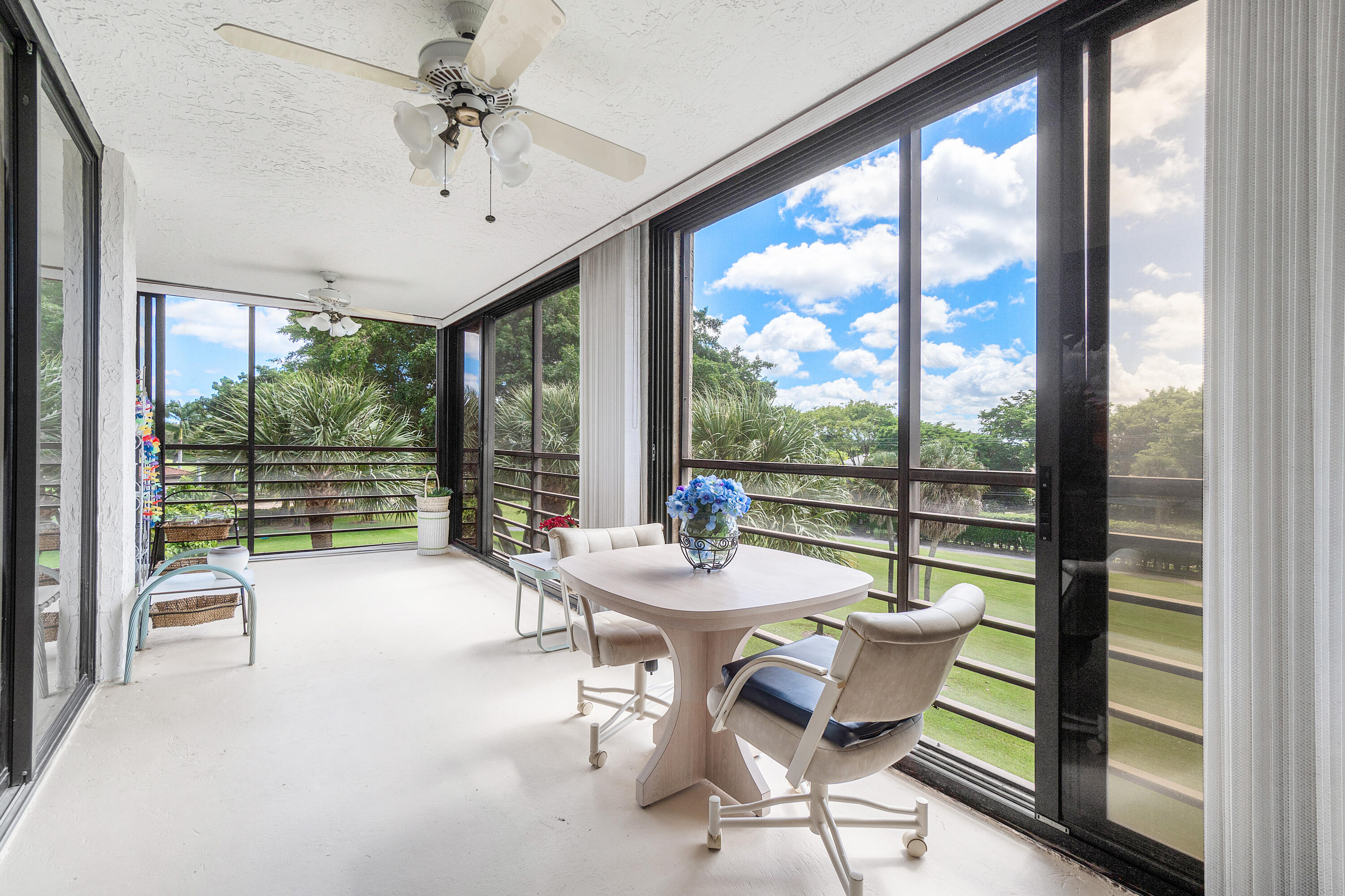 7572 Regency Lake Drive 401