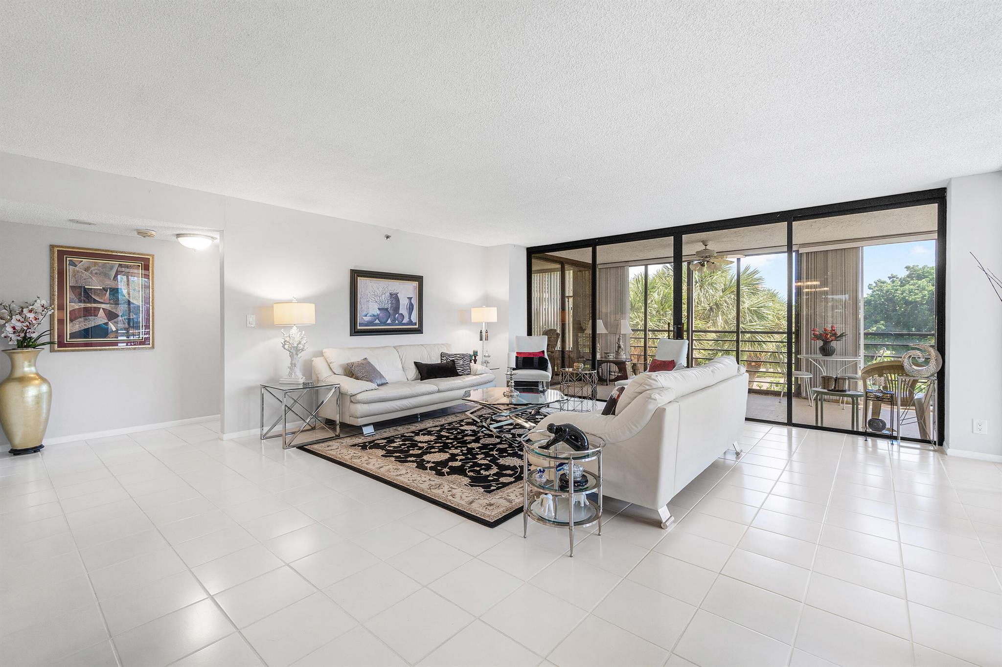 7572 Regency Lake Drive 401