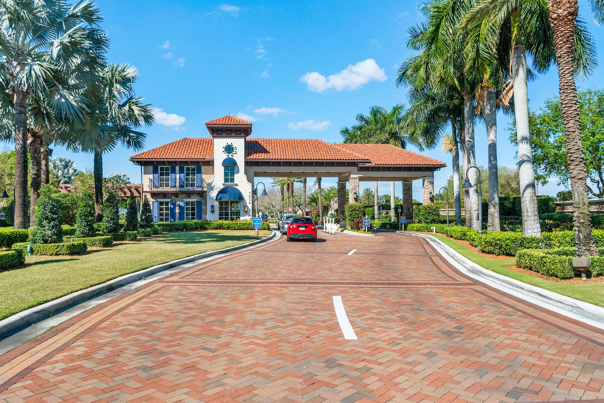 7572 Regency Lake Drive 401